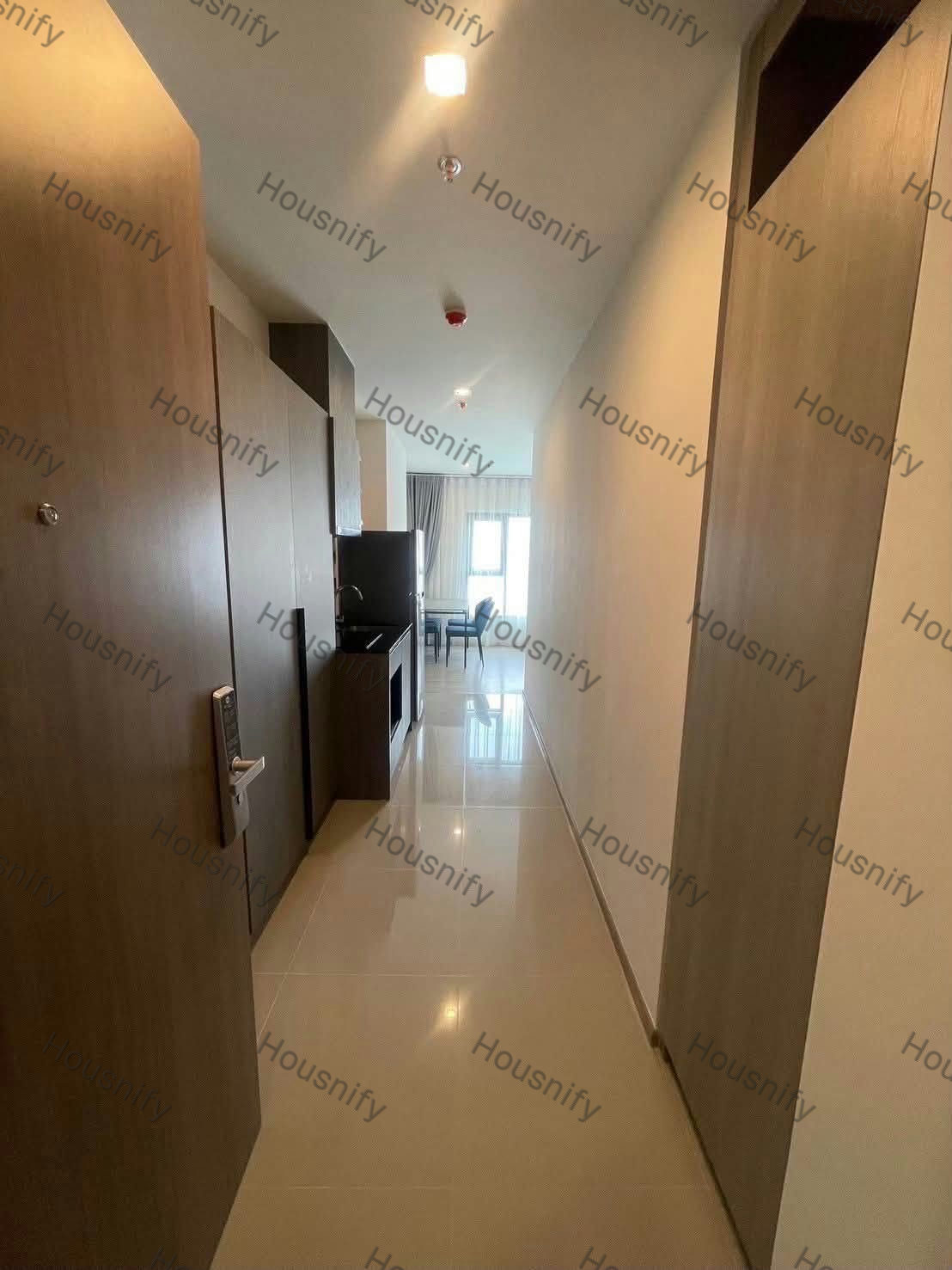 The Base Phetchaburi–Thonglor | Large 40.44 SQ.M | Fully Furnished | Free Shuttle to BTS & MRT | 24,000 THB - Thumbnail 6