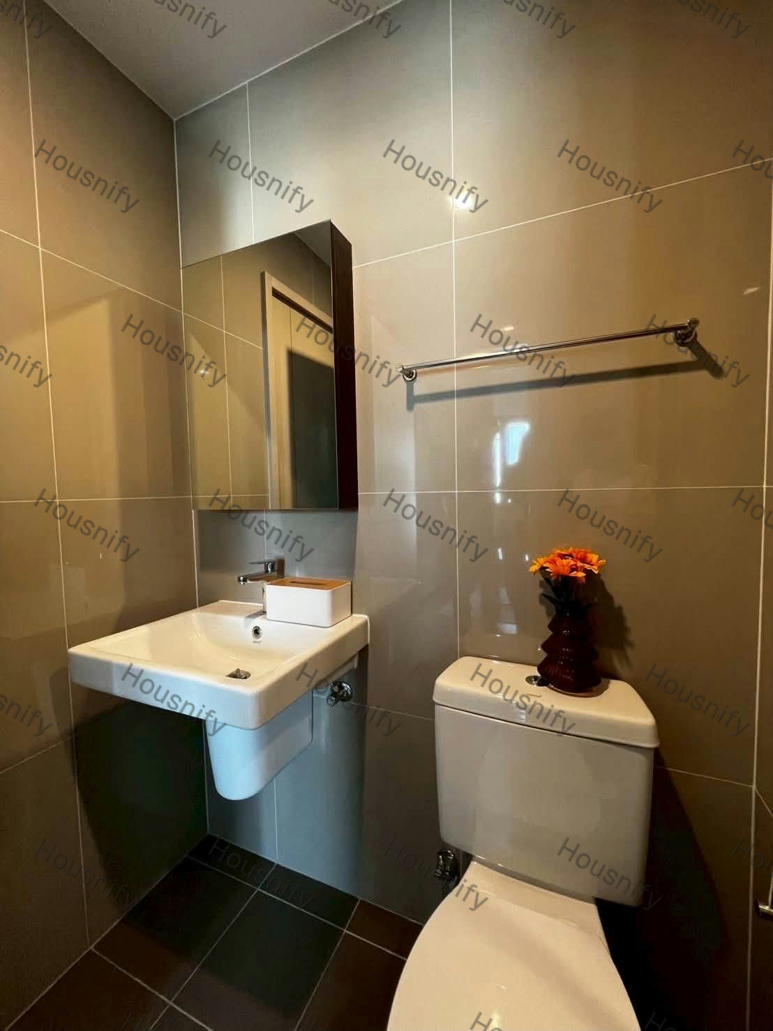 The Base Phetchaburi–Thonglor | Large 40.44 SQ.M | Fully Furnished | Free Shuttle to BTS & MRT | 24,000 THB - Thumbnail 4