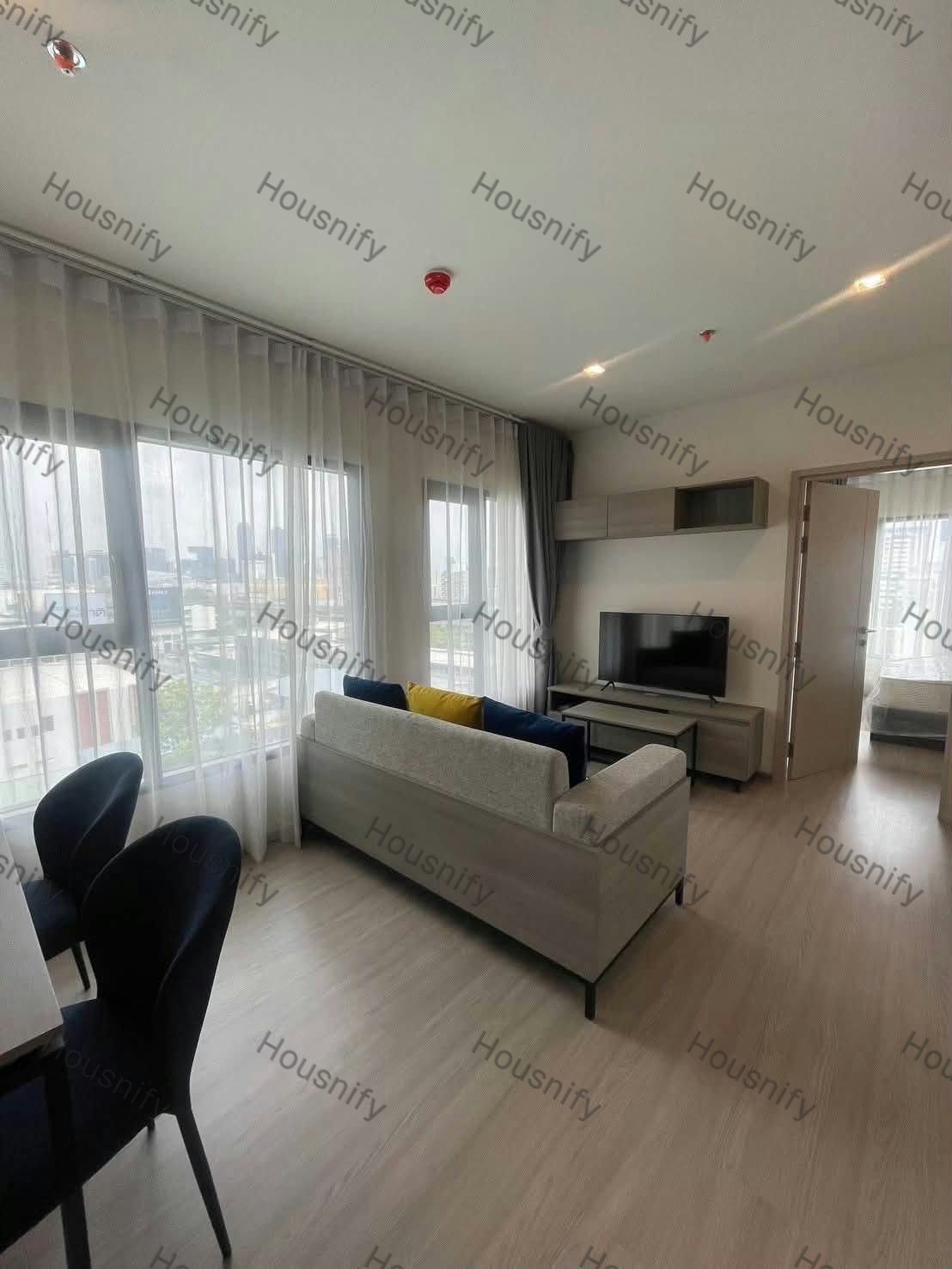 The Base Phetchaburi–Thonglor | Large 40.44 SQ.M | Fully Furnished | Free Shuttle to BTS & MRT | 24,000 THB - Thumbnail 5
