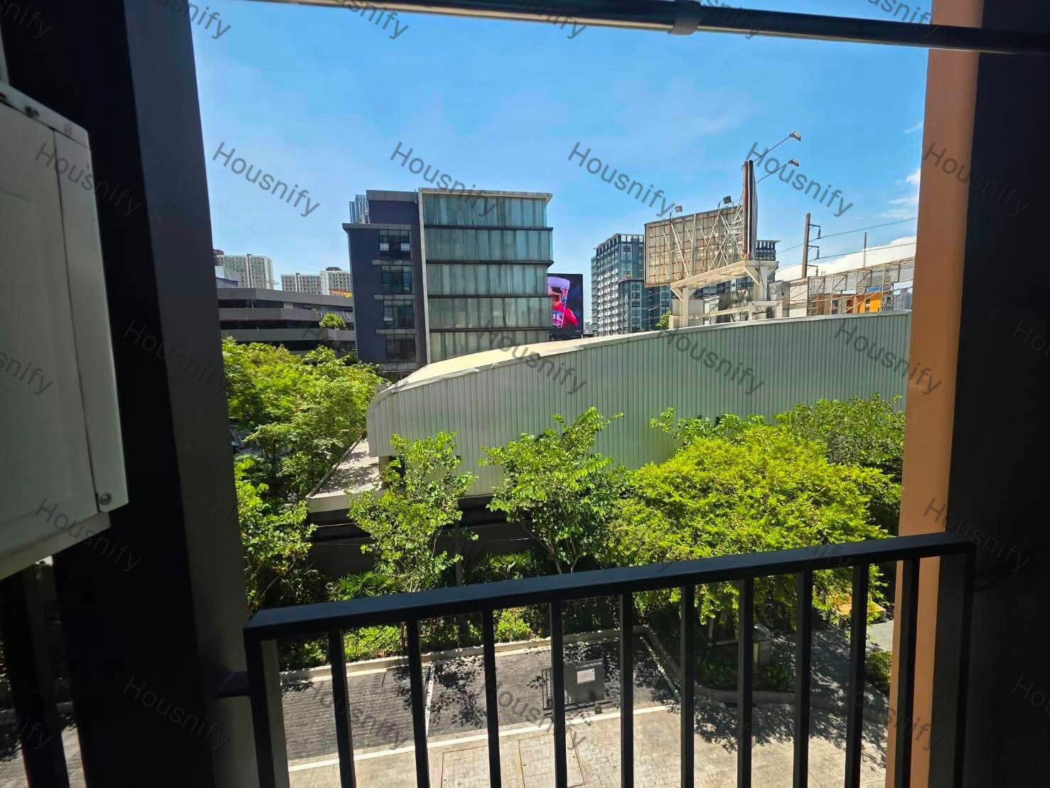 NUE District R9 for Rent | 2 Bedrooms | Low Floor | Next to MRT Rama 9 | THB 25,000/Month - Thumbnail 4