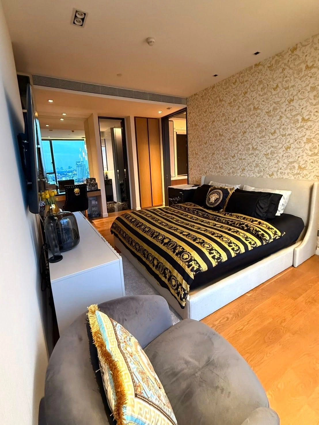 เช่าคอนโด1 BedroomBeatniq Sukhumvit 32 - Image 1