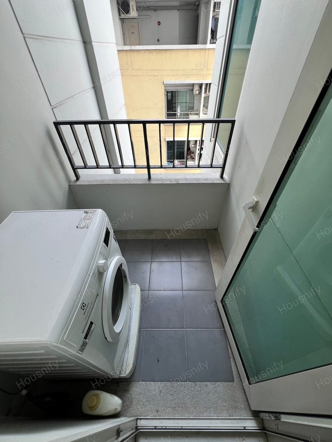 iri at Sukhumvit 38 | 2 Bedrooms | 2 Bathrooms | 73.81 SQ.M. | Luxury Condo | Fully Furnished - Thumbnail 4