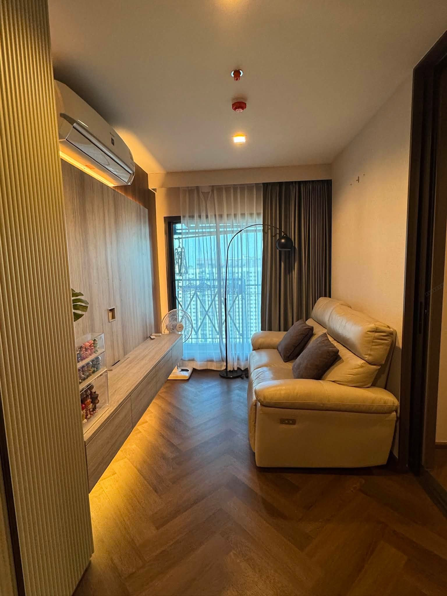 Life Sathorn Sierra | High Floor | 1 Bed | Premium Built-in | Best Value | Only THB 3.8M