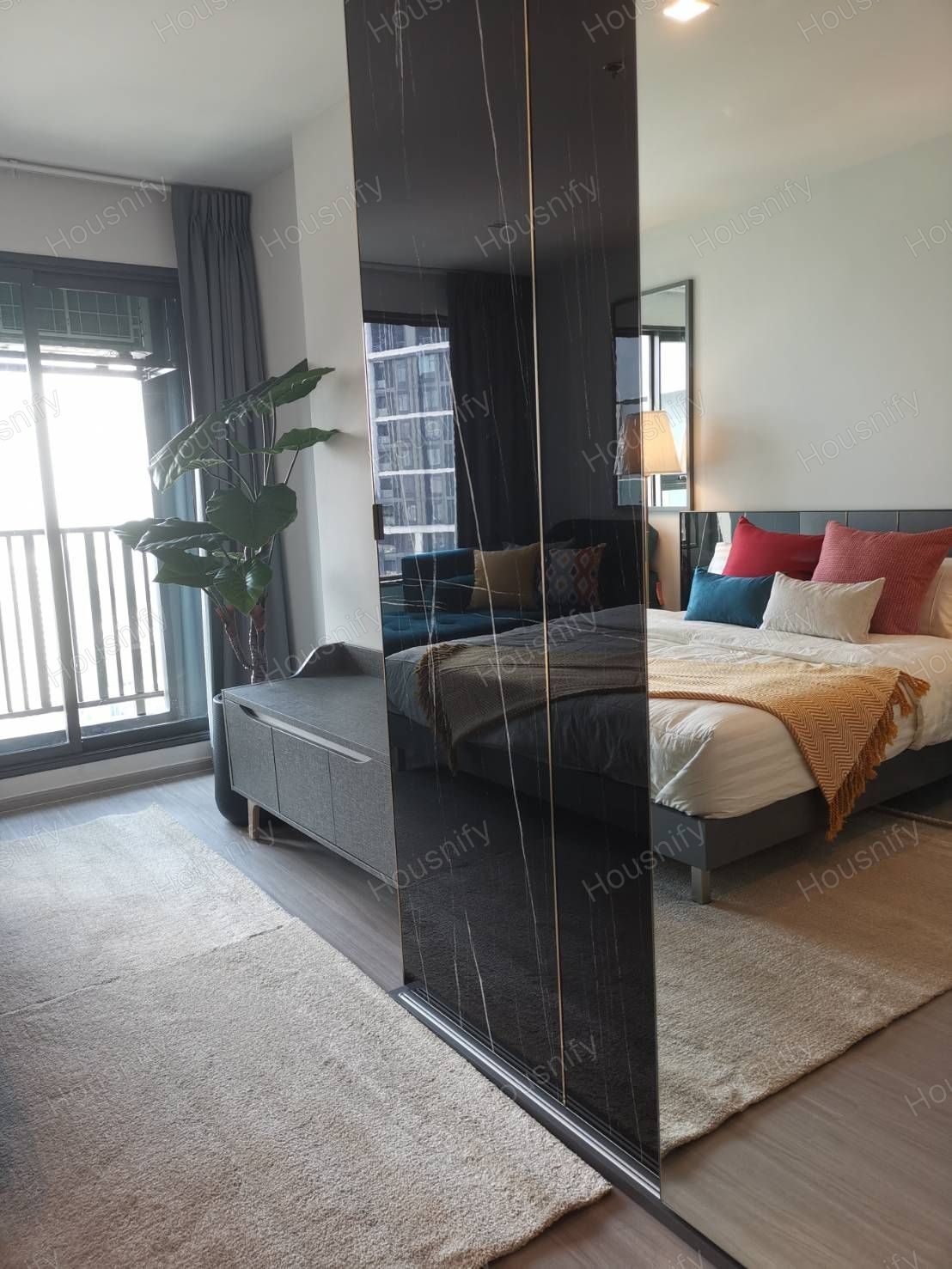 Life Ladprao | Modern High-Rise Condo | Fully Furnished | Next to BTS Ha Yaek Lat Phrao & MRT Phahon Yothin | Ready to Move In | Unit 992/704 - Thumbnail 4
