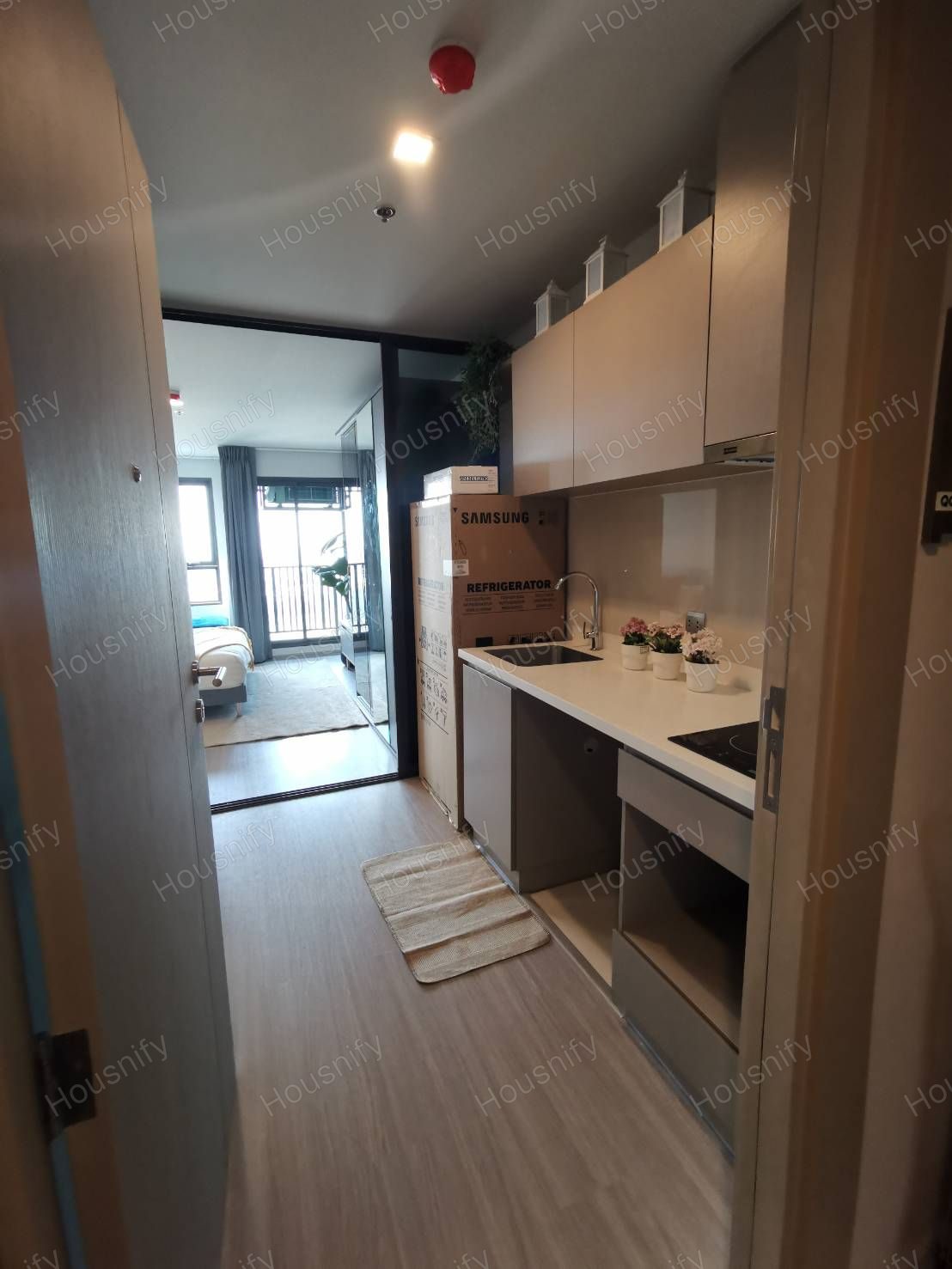 Life Ladprao | Modern High-Rise Condo | Fully Furnished | Next to BTS Ha Yaek Lat Phrao & MRT Phahon Yothin | Ready to Move In | Unit 992/704 - Image 1