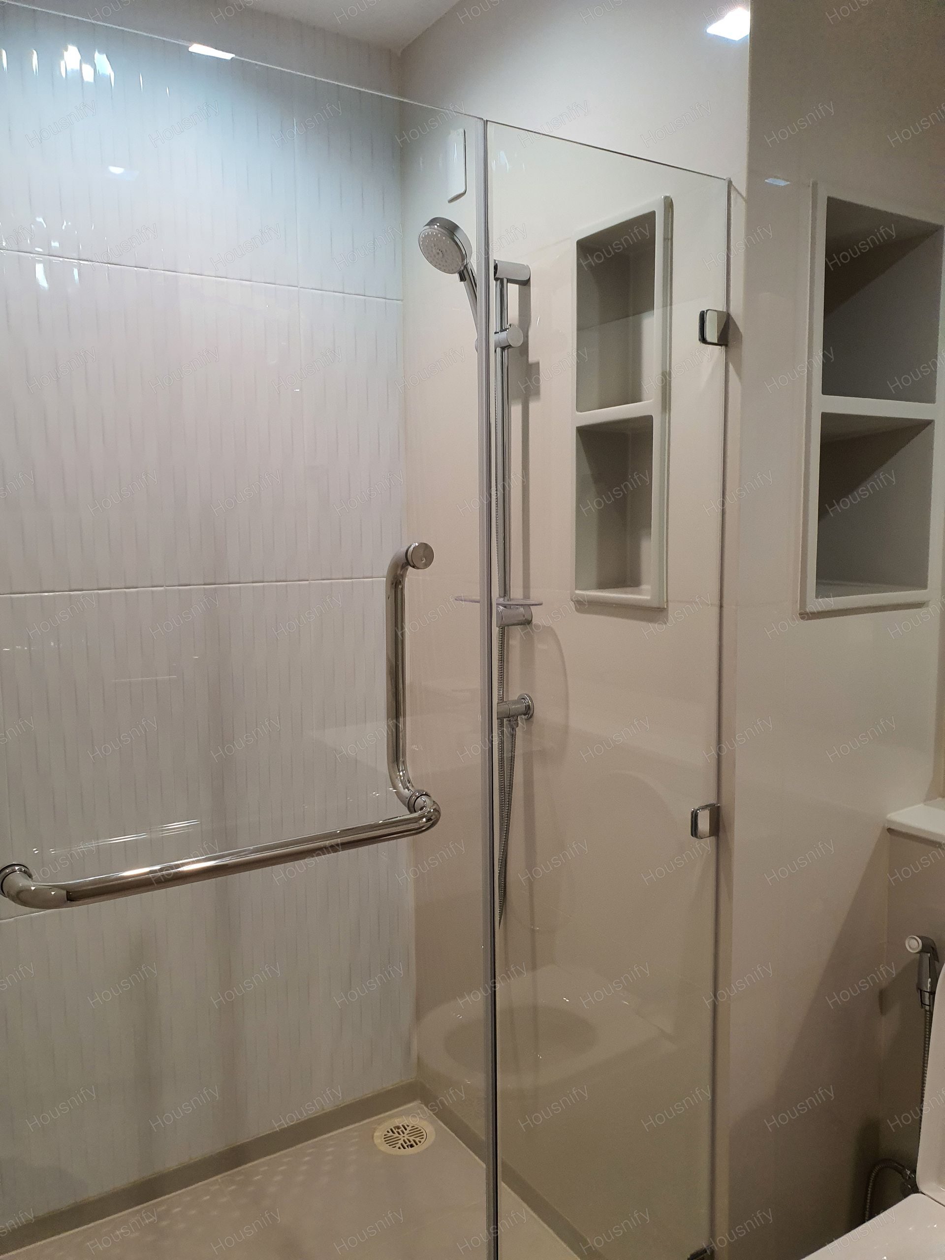 Life Ladprao | Modern High-Rise Condo | Fully Furnished | Next to BTS Ha Yaek Lat Phrao & MRT Phahon Yothin | Ready to Move In | Unit 992/704 - Thumbnail 35
