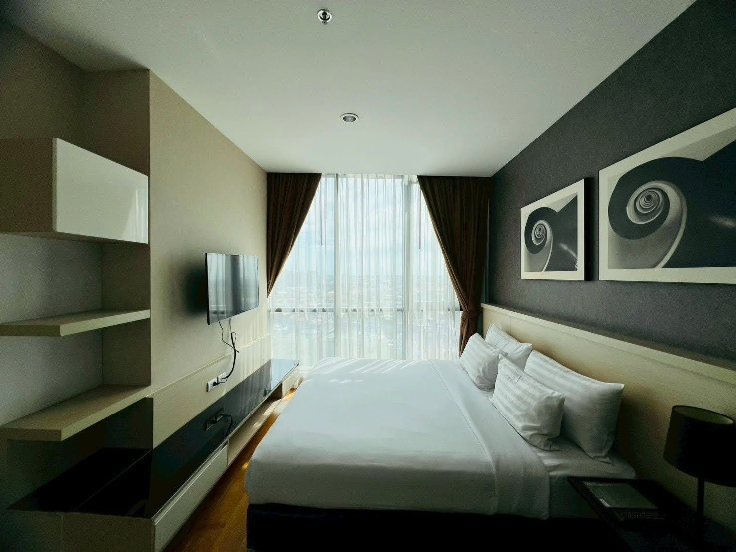 Up Ekamai | 2 Bedrooms | High Floor | Fully Furnished | Selling at THB 5.7 Million - Thumbnail 2