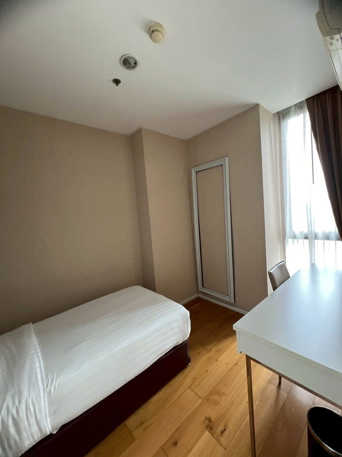 Up Ekamai | 2 Bedrooms | High Floor | Fully Furnished | Selling at THB 5.7 Million - Thumbnail 4