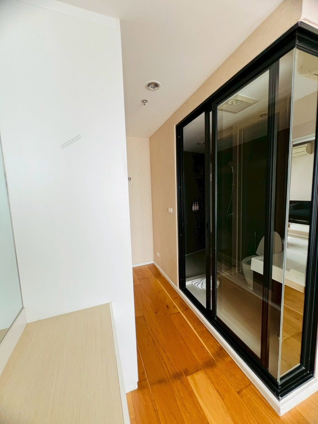 Up Ekamai | 2 Bedrooms | High Floor | Fully Furnished | Selling at THB 5.7 Million - Thumbnail 3