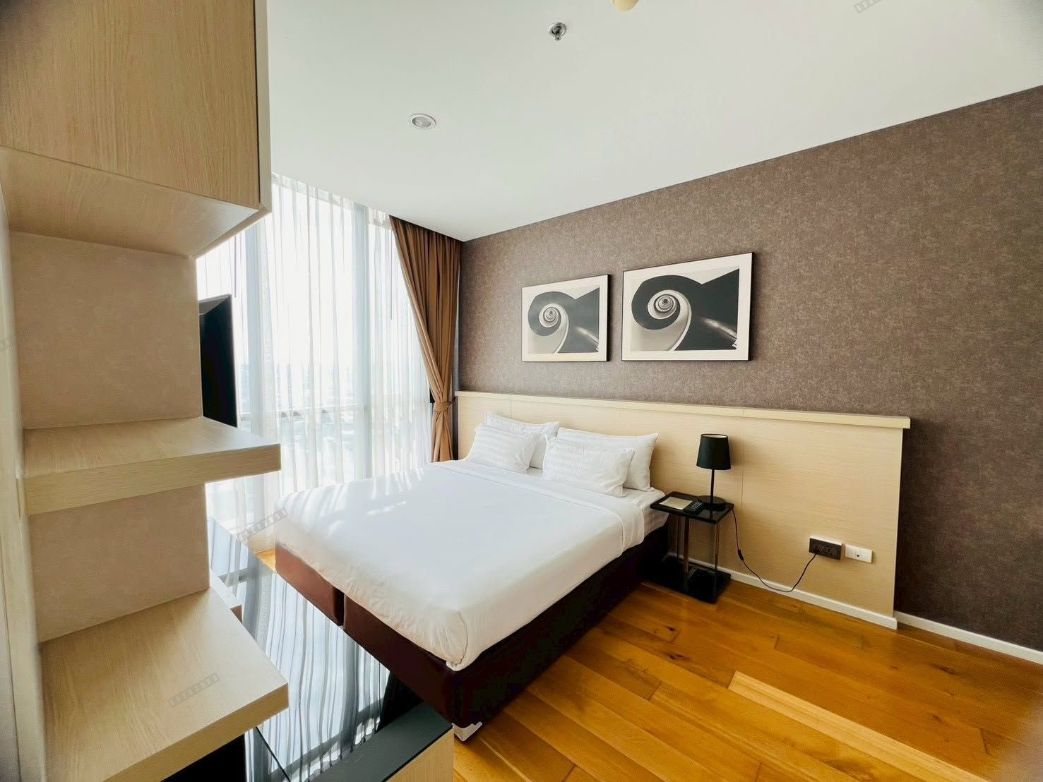 Up Ekamai | 2 Bedrooms | High Floor | Fully Furnished | Selling at THB 5.7 Million - Thumbnail 7