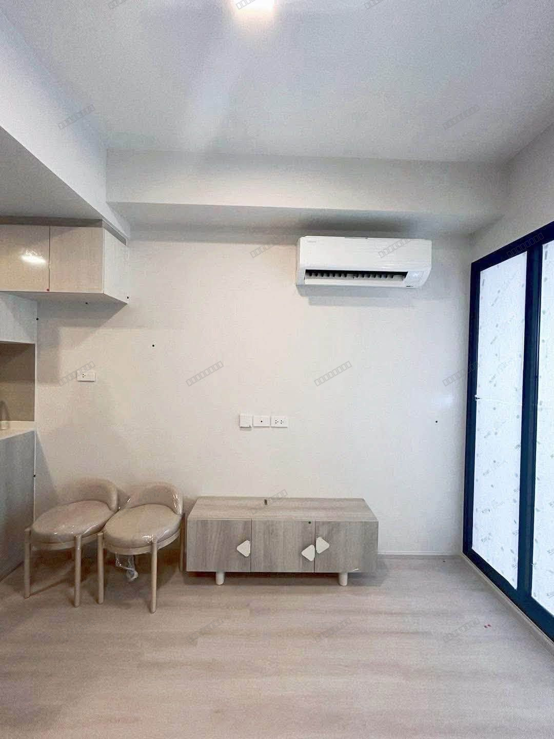 Condo 1bed 1bath - Thumbnail 5
