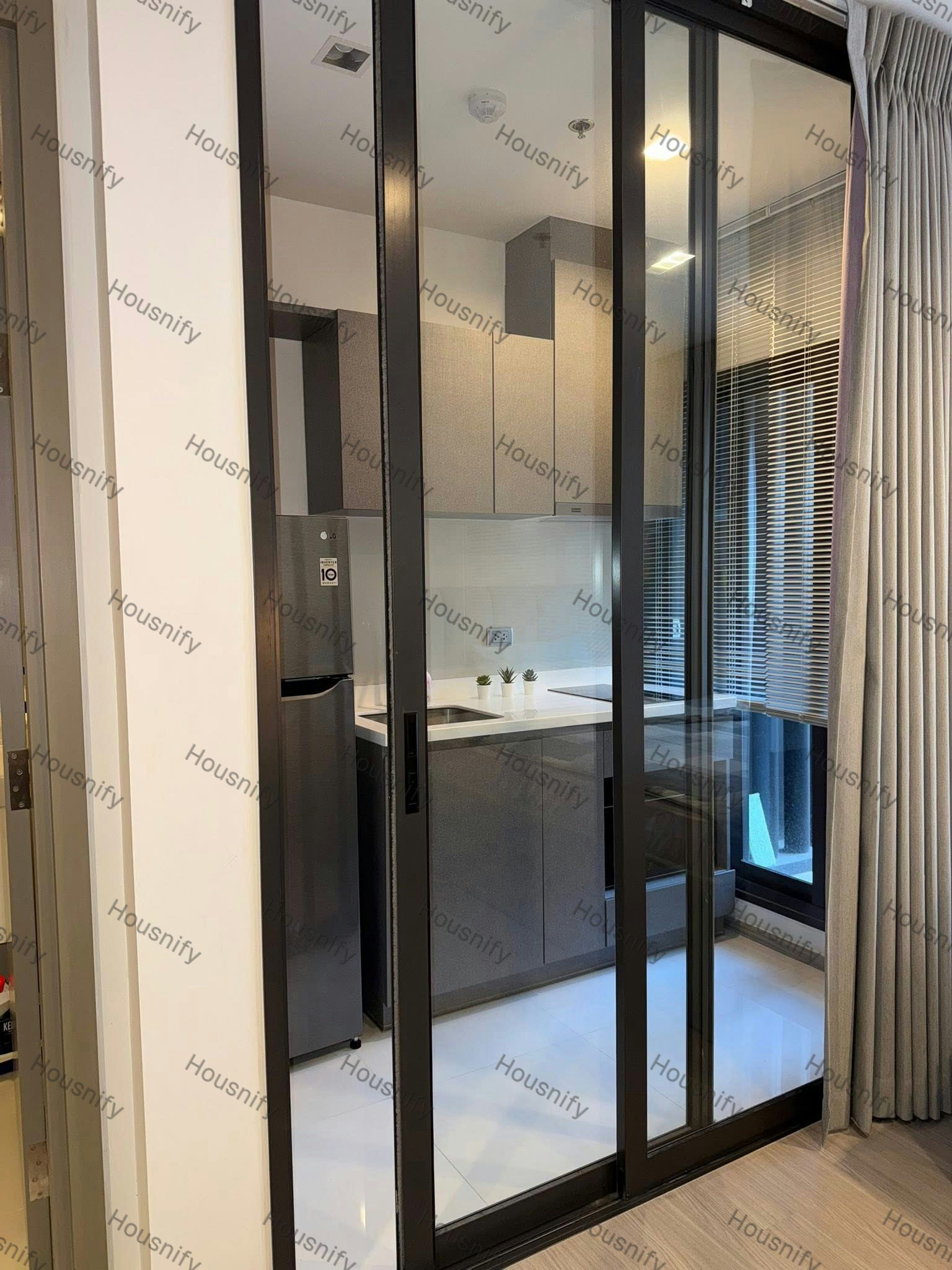 LIFE ASOKE HYPE | Near MRT Rama 9 | THB 18,500/Month - Thumbnail 2