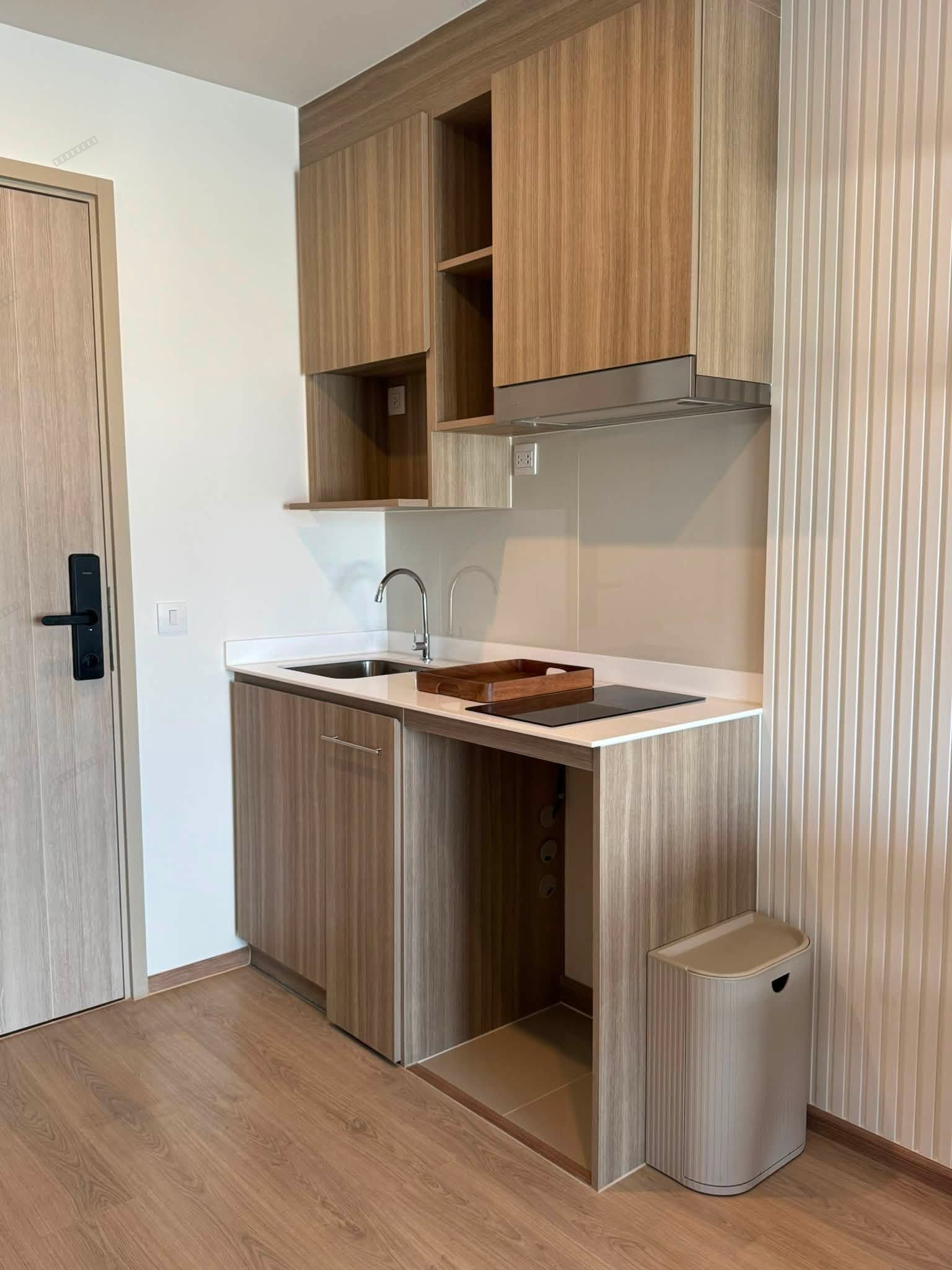 Life Rama 4 - Asoke | 33 Sq.m. | 18th Floor | Near MRT QSNCC | Rent THB 24,500/Month