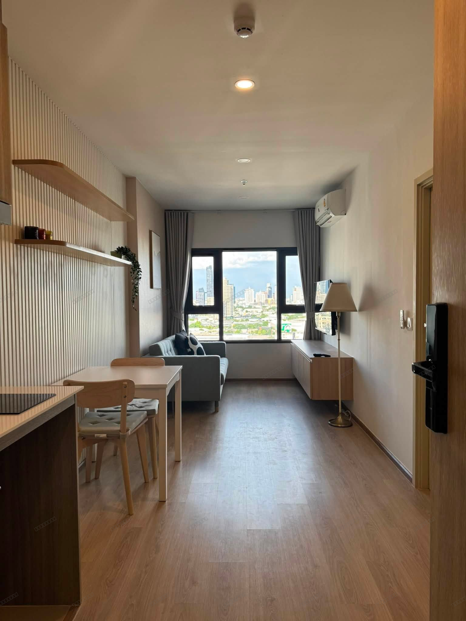 Life Rama 4 - Asoke | 33 Sq.m. | 18th Floor | Near MRT QSNCC | Rent THB 24,500/Month - Thumbnail 3