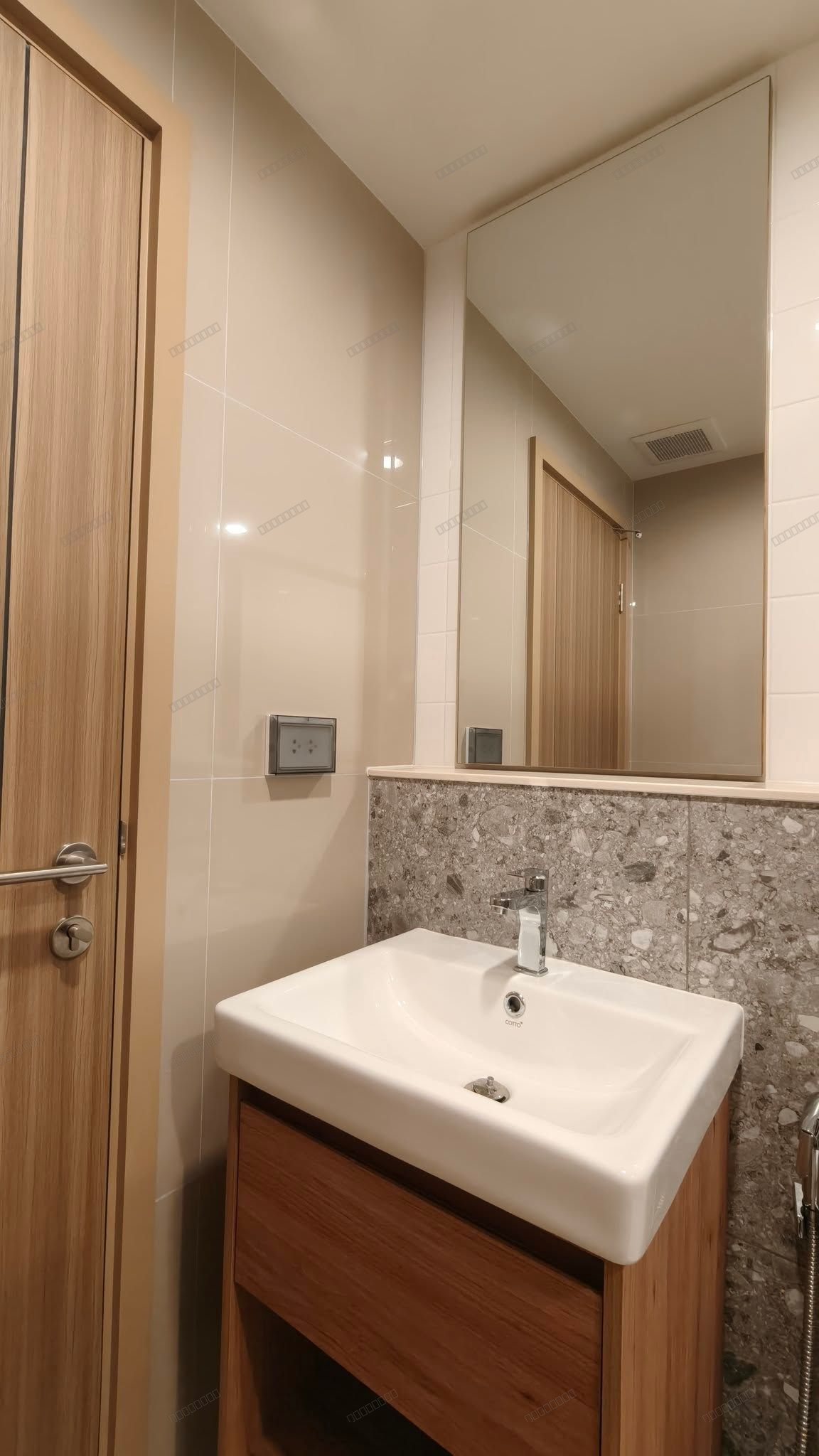 Condo 1bed 1bath - Thumbnail 7