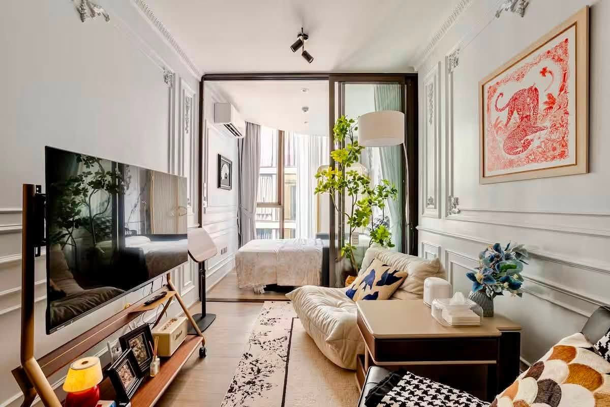 Low-Rise Luxury Condo Near Asoke - Image 1