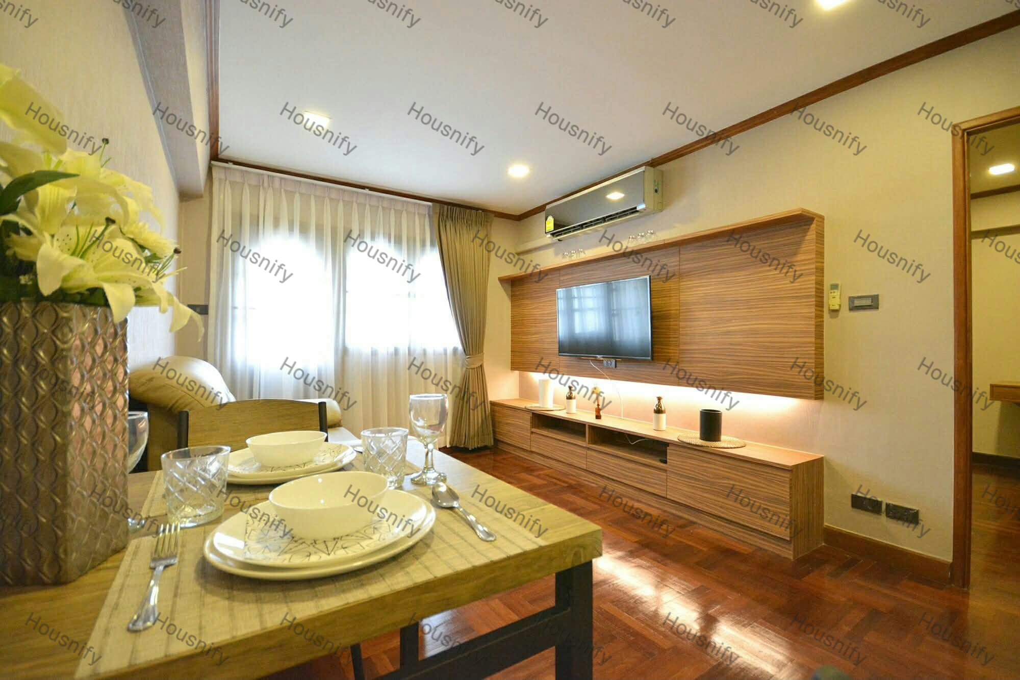Thonglor Tower | 1 Bed 1 Bath | 50 SQ.M | Prime Thonglor Location | Ready to Move In | 15,000 THB/Month - Image 1
