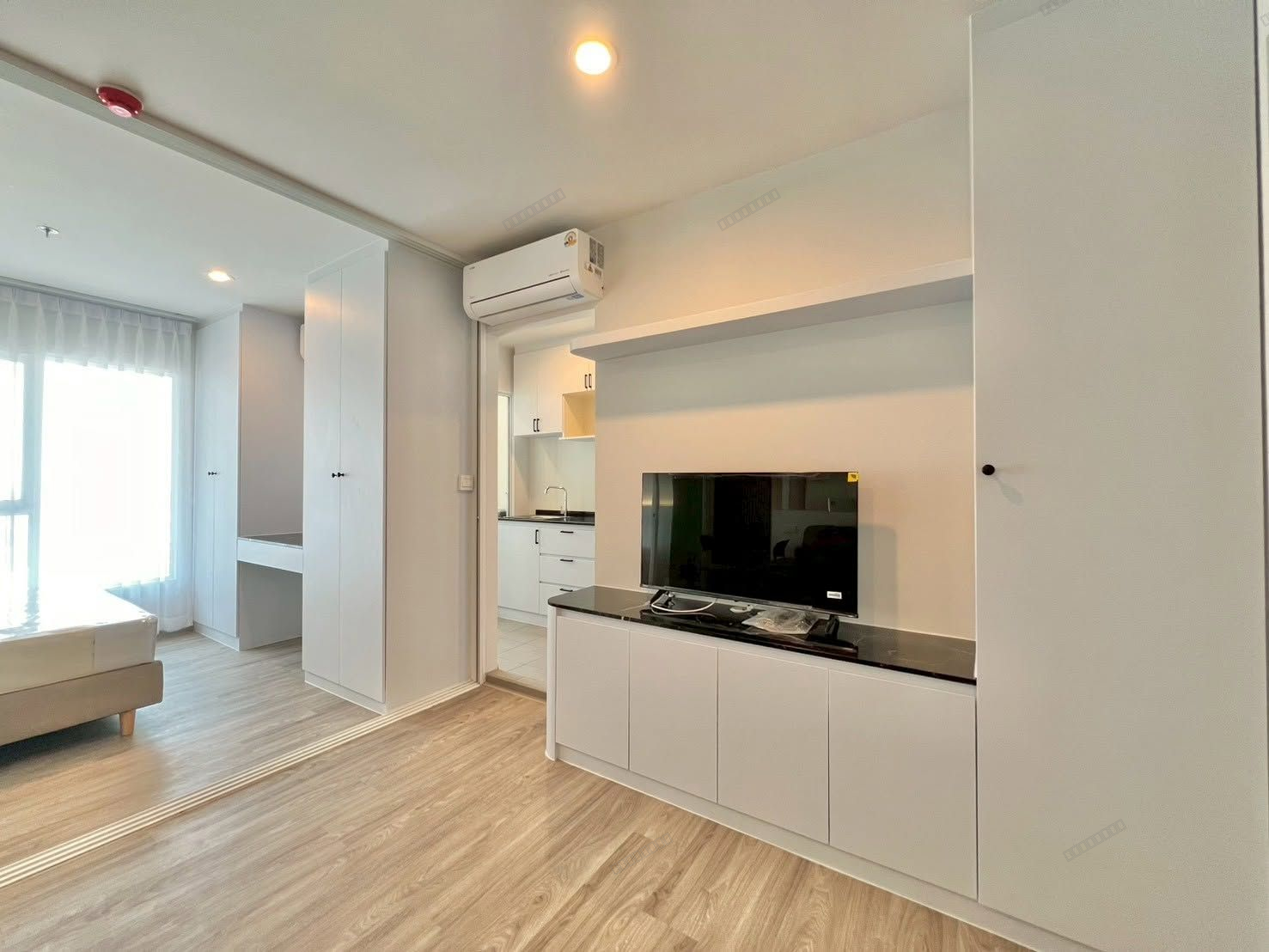 Regent Home Bangna | Brand New 1 Bedroom | 28 SQ.M. | 28th Floor | River View | Fully Built-in | 400m to BTS Bang Na - Thumbnail 3