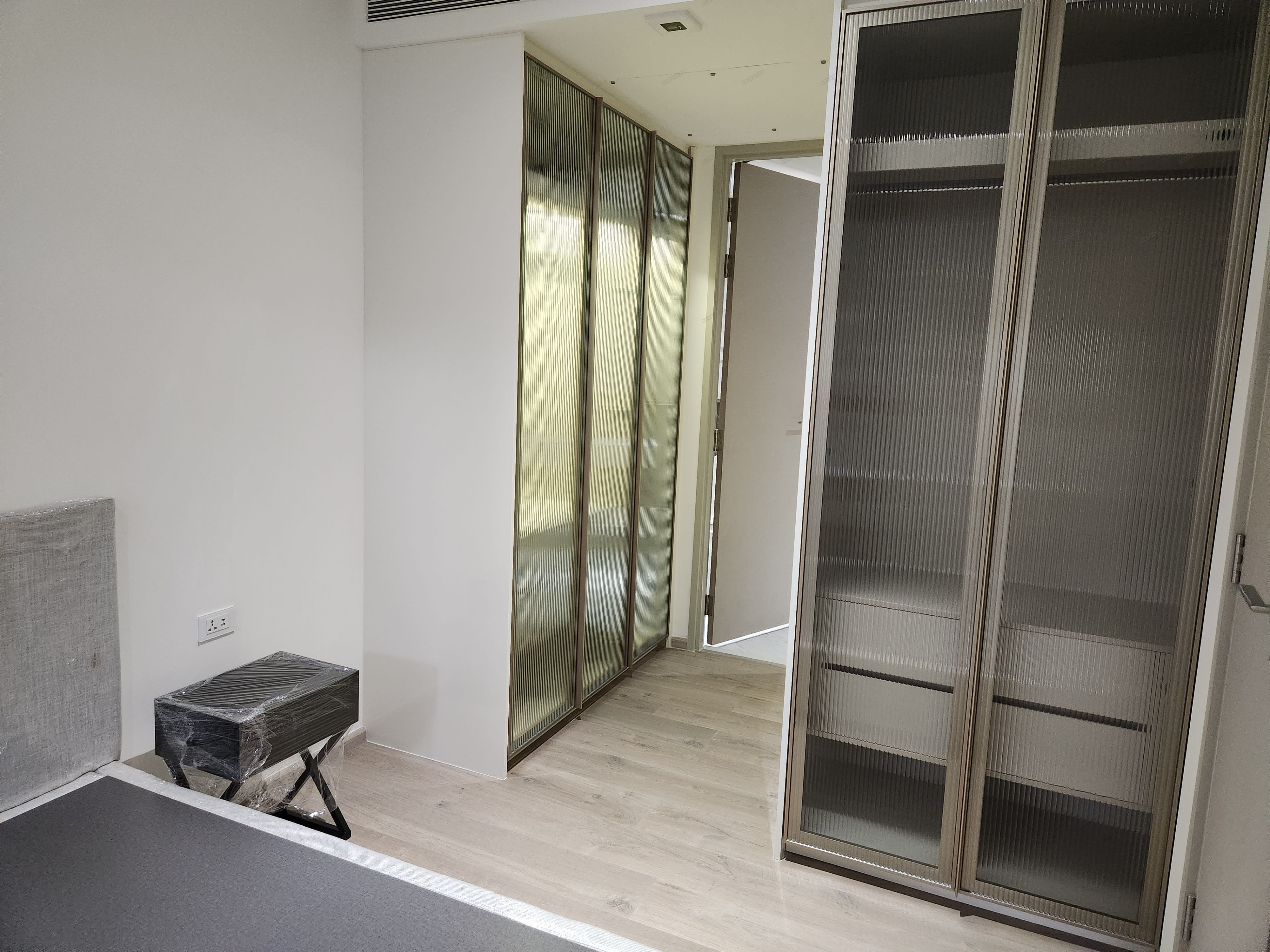 FYNN Asoke | Luxury Low-Rise Condo | Fully Furnished | Near BTS Asok & MRT Sukhumvit | Prime CBD Location | Ready to Move In | Unit 28/164 - Thumbnail 3