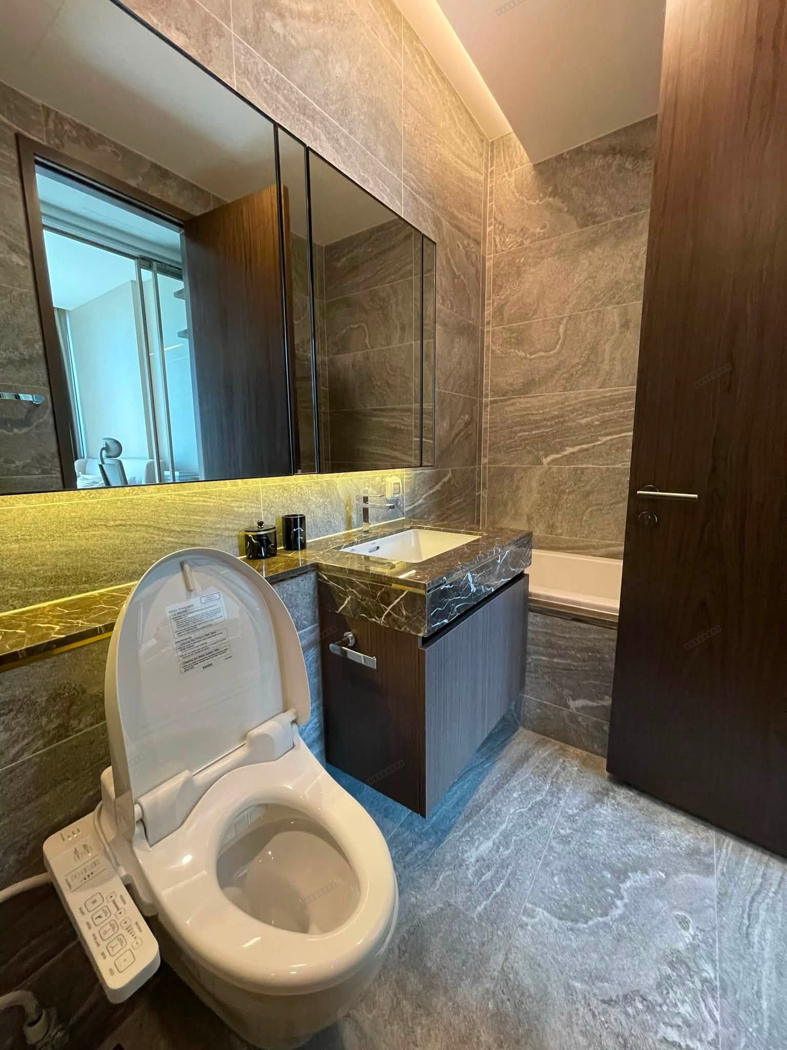 The ESSE Sukhumvit 36 | 1 Bed 38.5 Sq.m. | High Floor | Next to BTS Thong Lo | THB 42,000/Month - Thumbnail 3