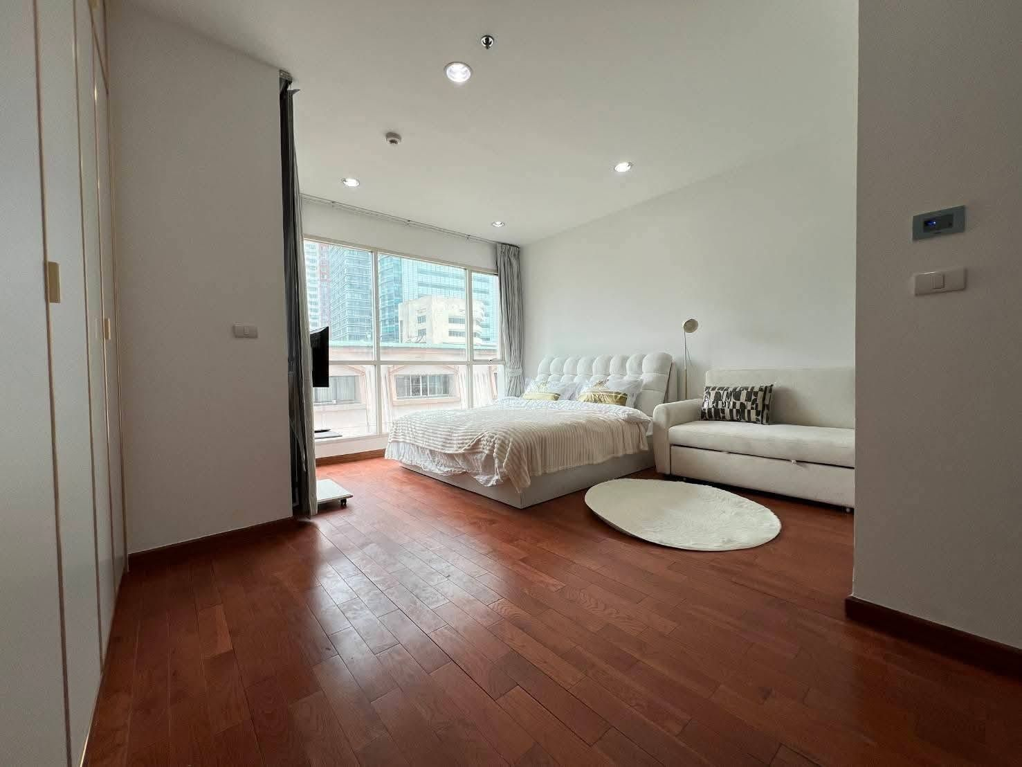Condo 1bed 1bath - Thumbnail 2