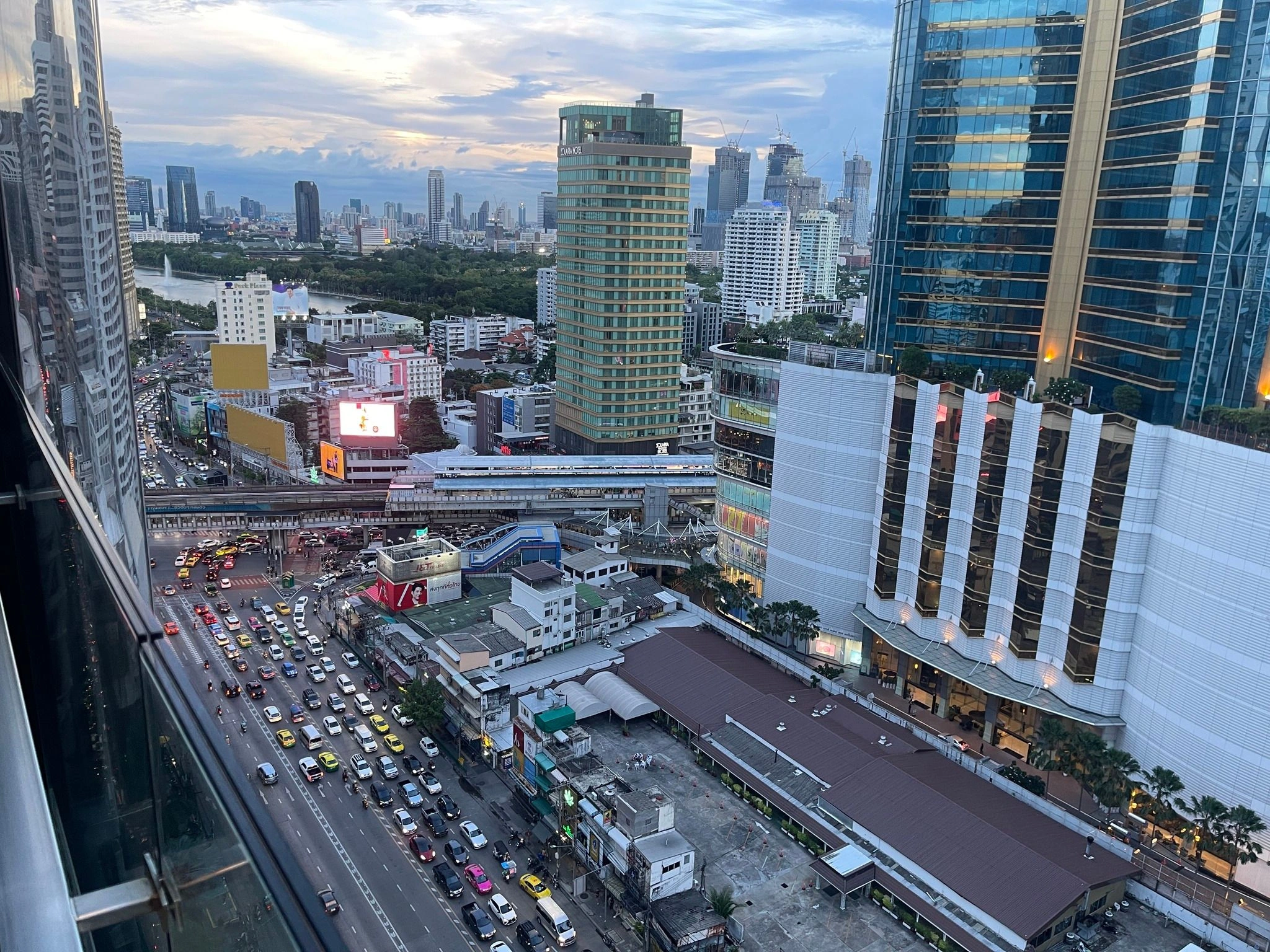 เช่าคอนโด2 BedroomCeles Asoke - Image 1