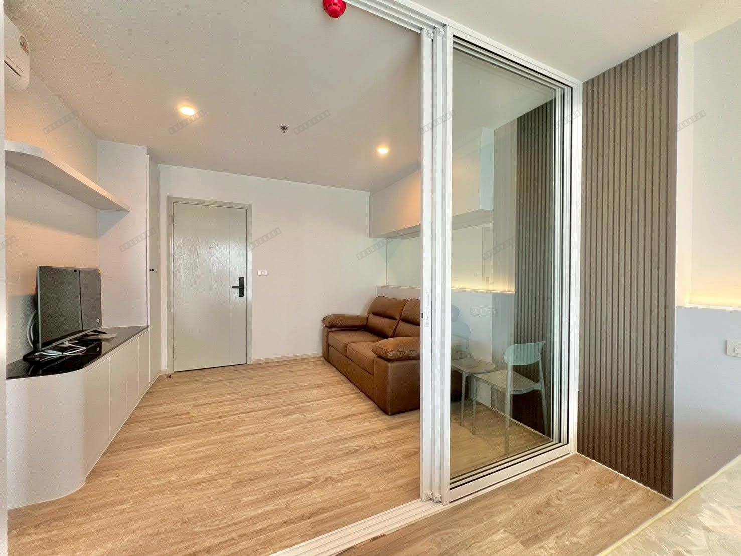 Regent Home Bangna | Brand New 1 Bedroom | 28 SQ.M. | 28th Floor | River View | Fully Built-in | 400m to BTS Bang Na - Thumbnail 2