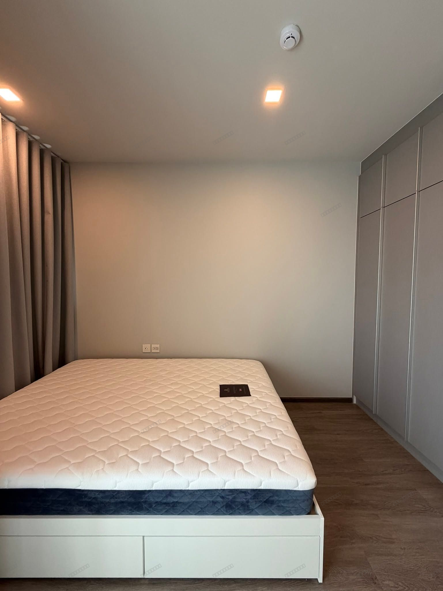 Condo 1bed 1bath - Thumbnail 4