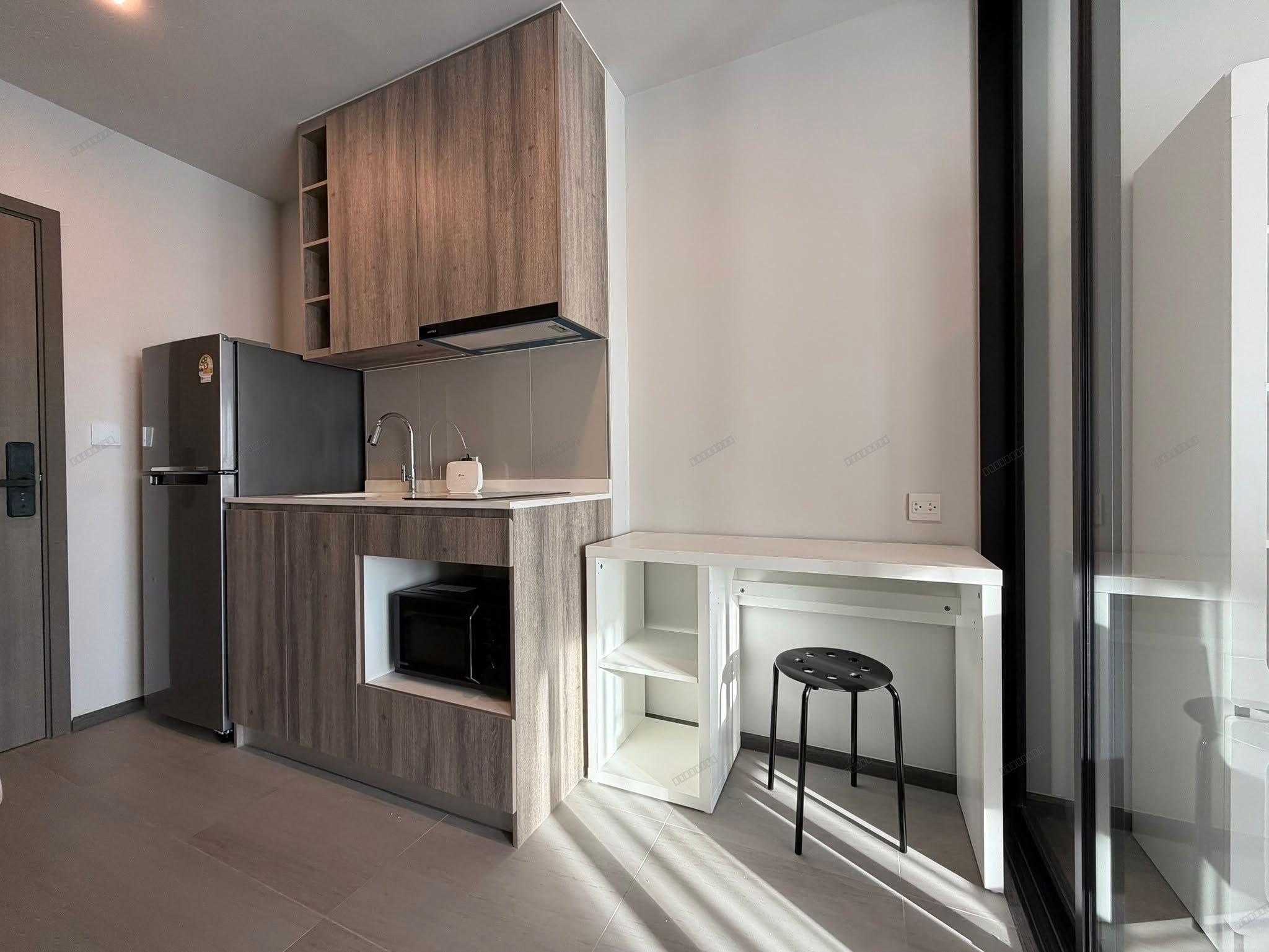 Condo 1bed 1bath - Thumbnail 3
