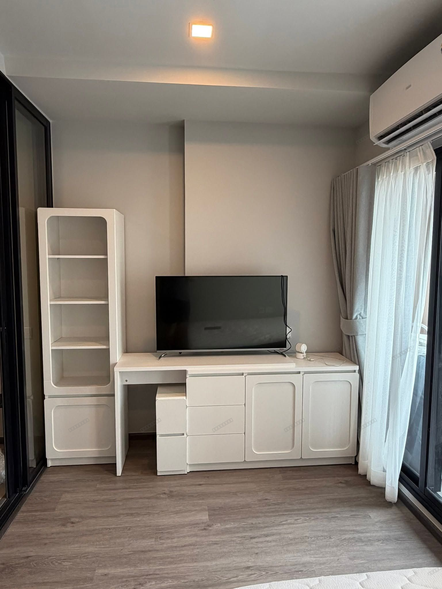 Condo 1bed 1bath - Thumbnail 5
