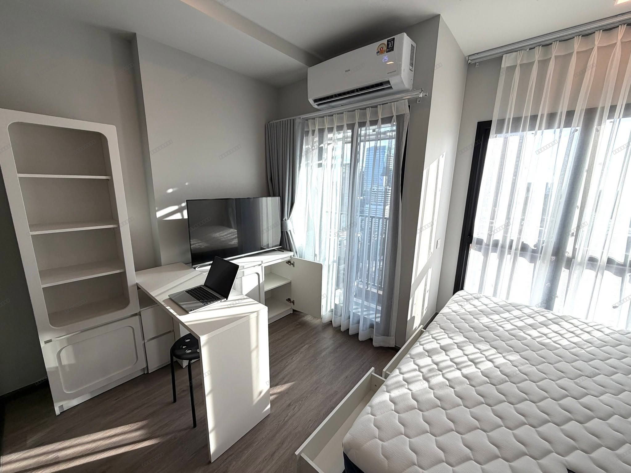 Condo 1bed 1bath - Thumbnail 7