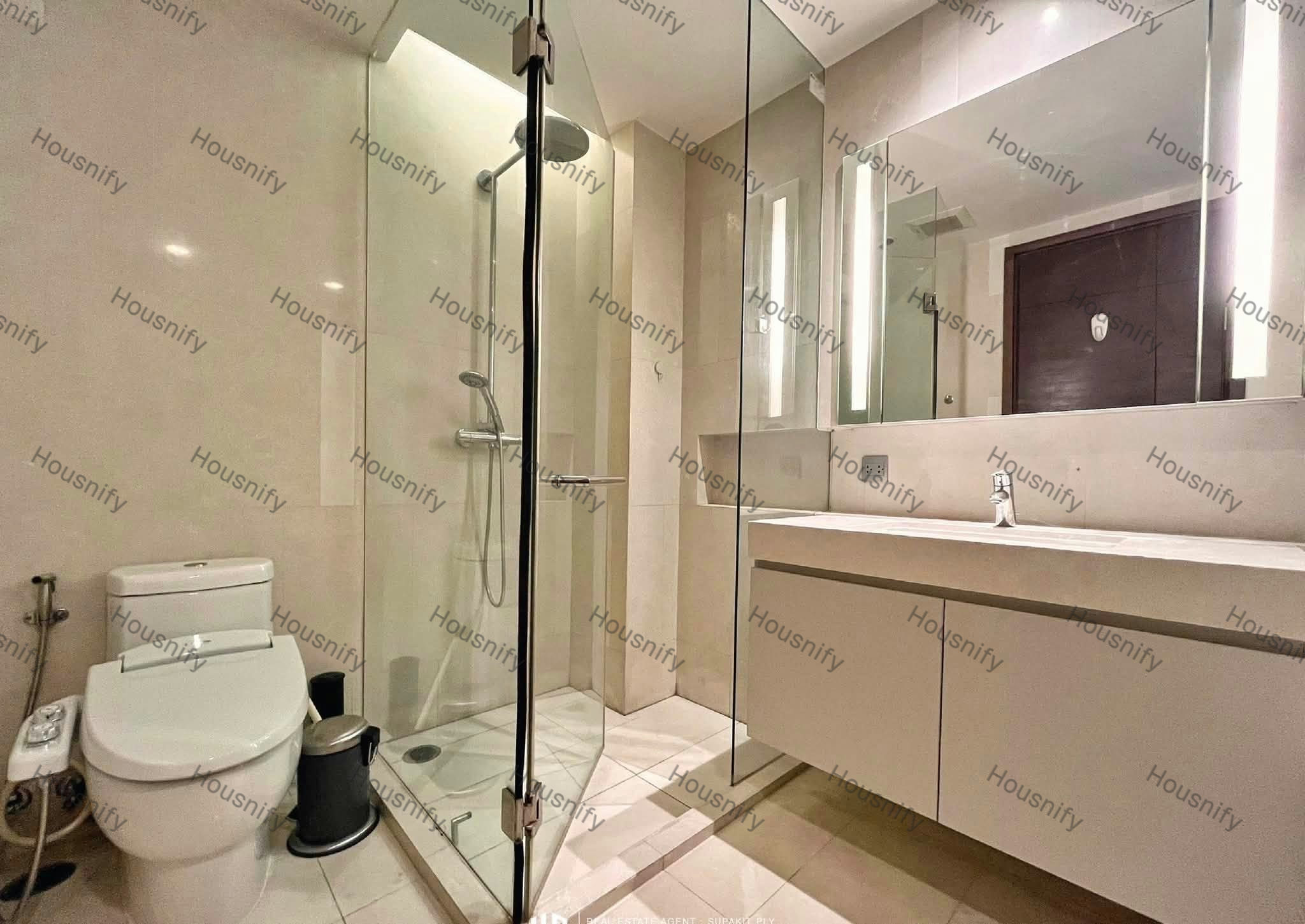 QUATTRO by Sansiri Thonglor Soi 4 | High Floor | 1 Bedroom | King Size Bed | Ready to Move In | 50,000 THB - Thumbnail 2