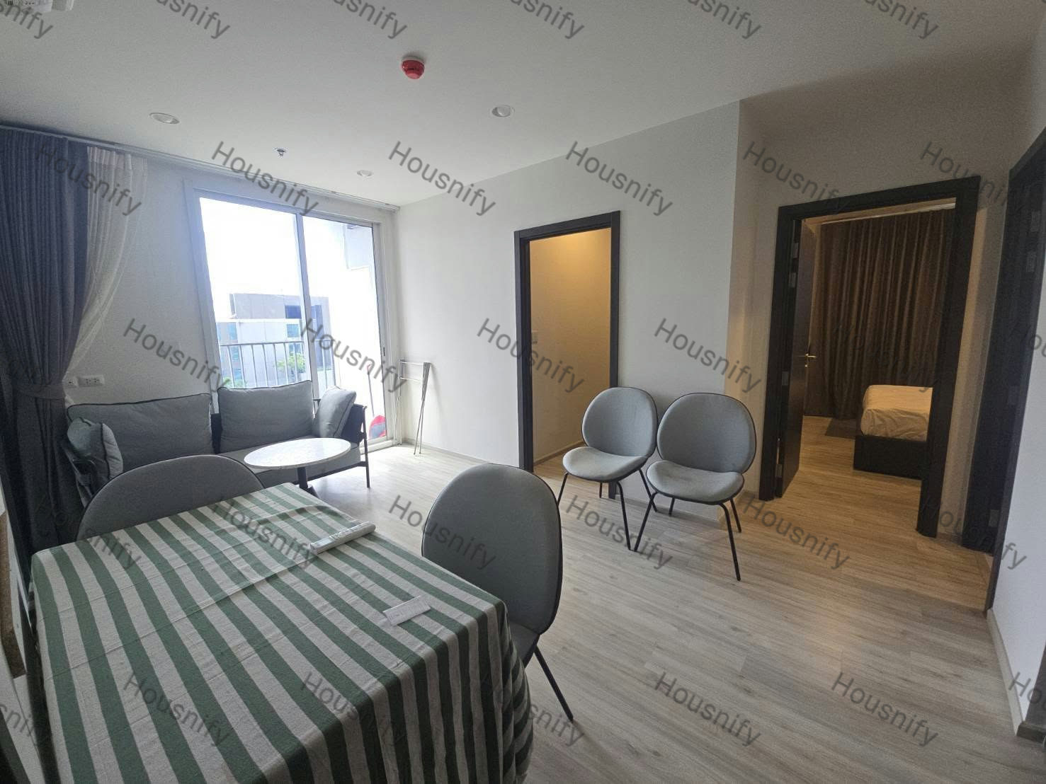 XT Huaikhwang | Corner Unit | 2 Beds 59 SQ.M | Only 75m to MRT Huai Khwang | 33,500 THB/Month - Thumbnail 4