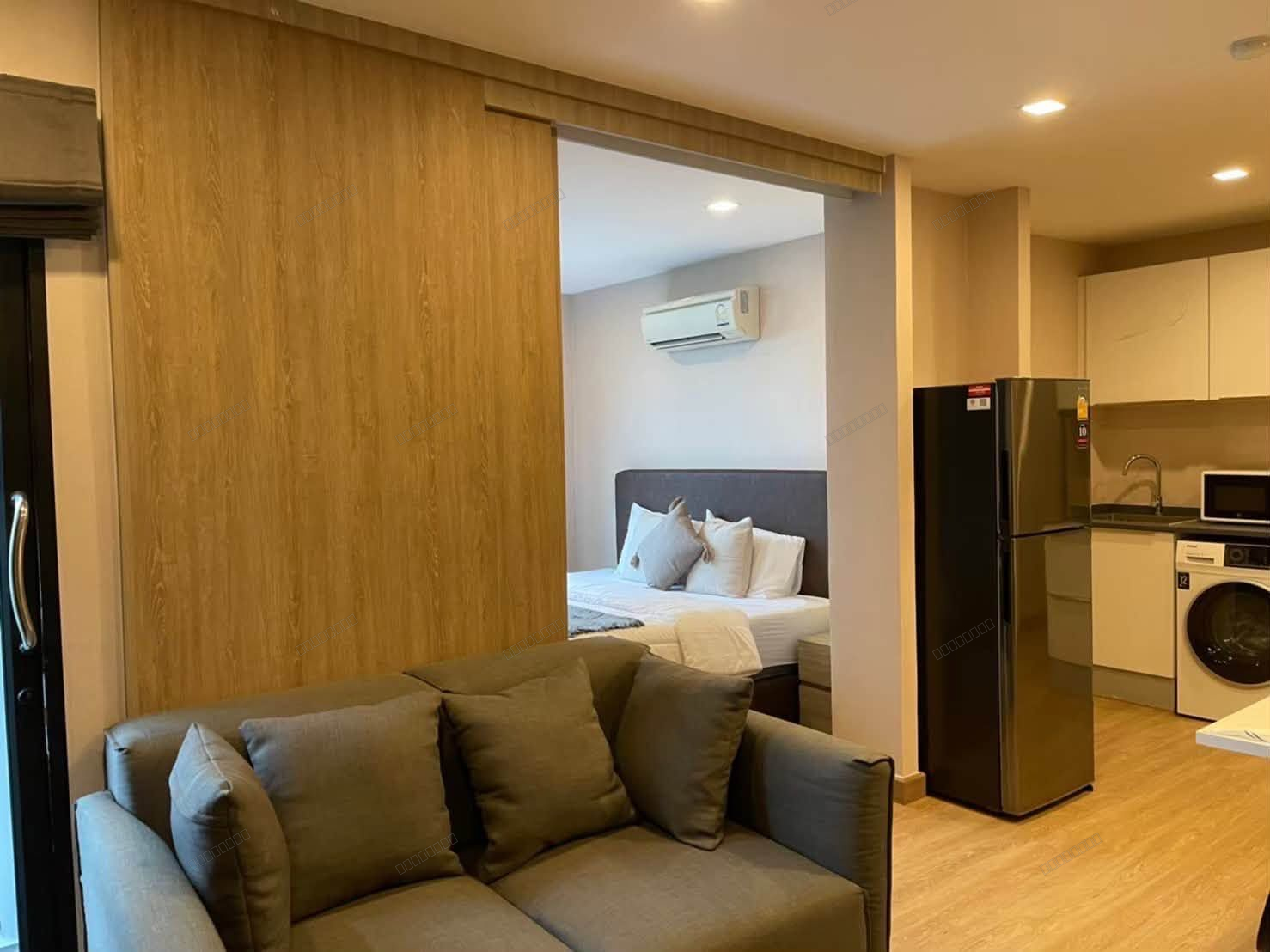 Condo 1bed 1bath - Thumbnail 3