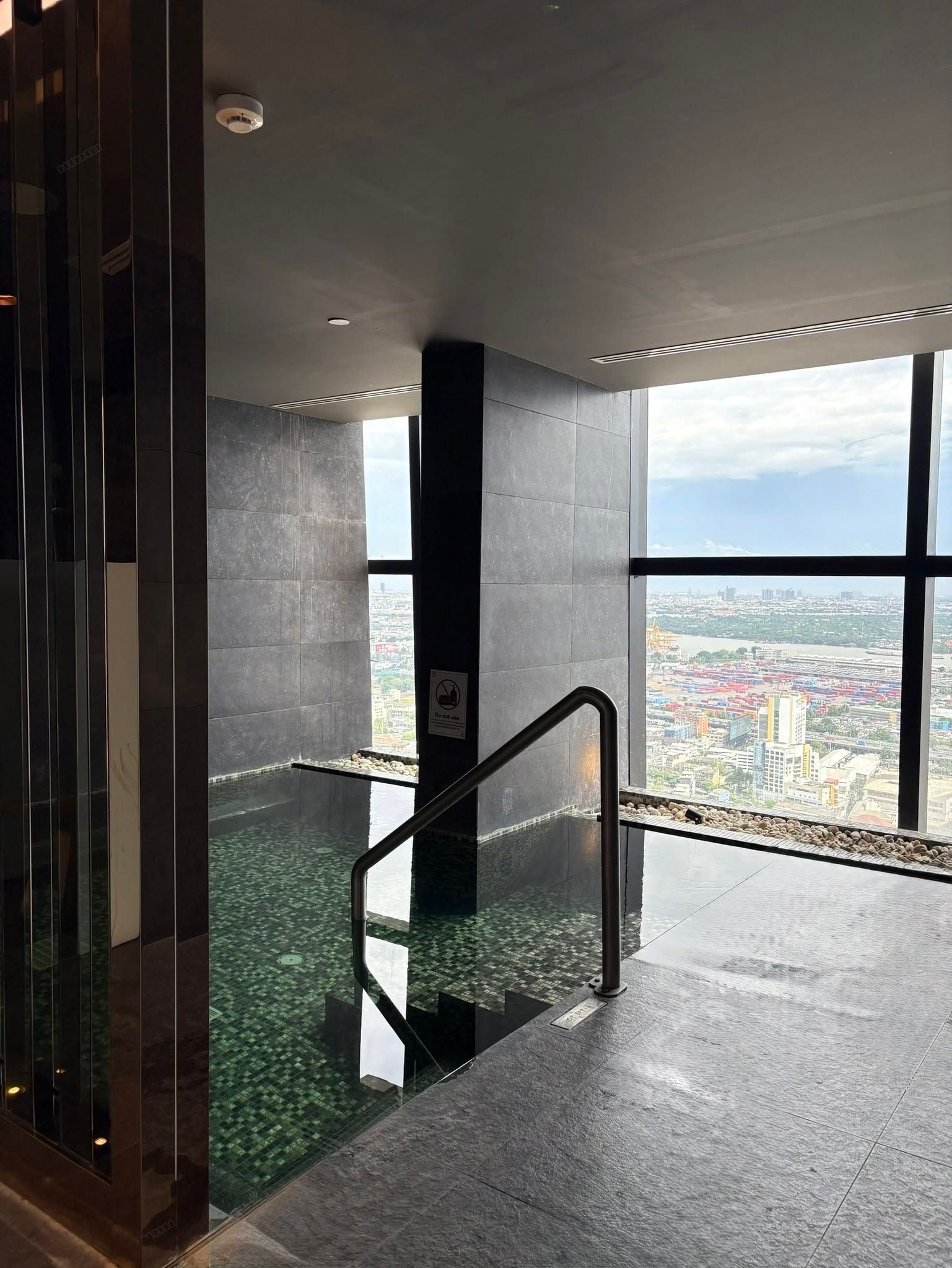 Condo 1bed 1bath - Thumbnail 10
