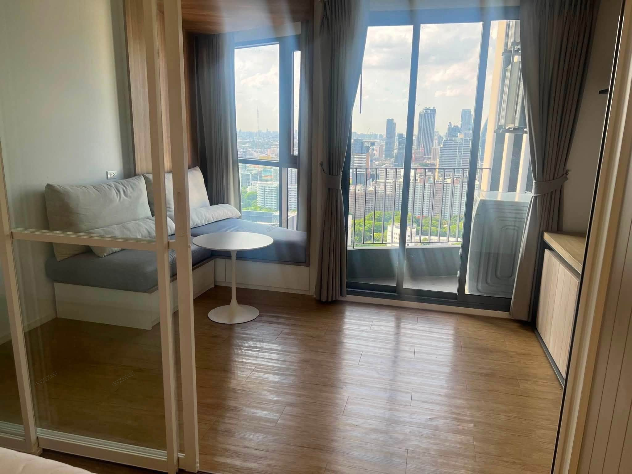 Triple Y Residence | 1 Bedroom | 33 SQ.M. | 32nd Floor | Chulalongkorn University View | Near MRT Sam Yan - Thumbnail 6