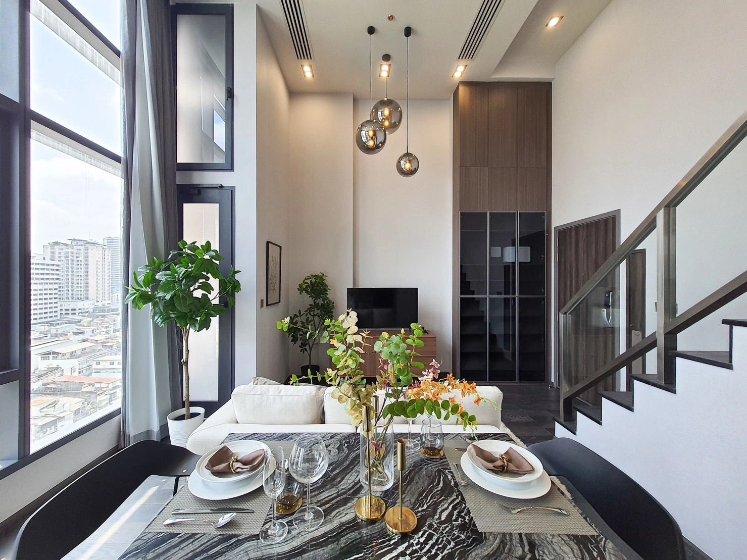 เช่าคอนโด1 Bedroom Loft / DuplexConner Ratchathewi - Image 1