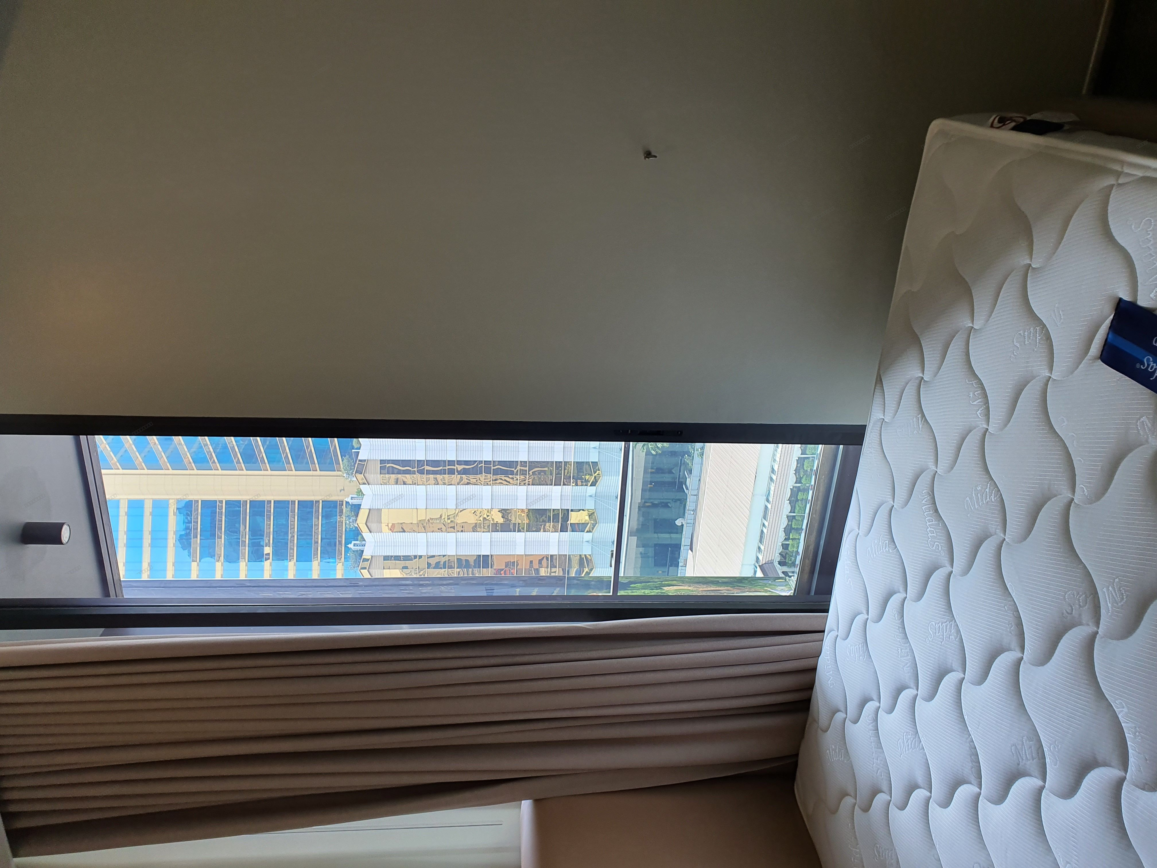 Celes Asoke | Luxury High-Rise Condo - Thumbnail 2