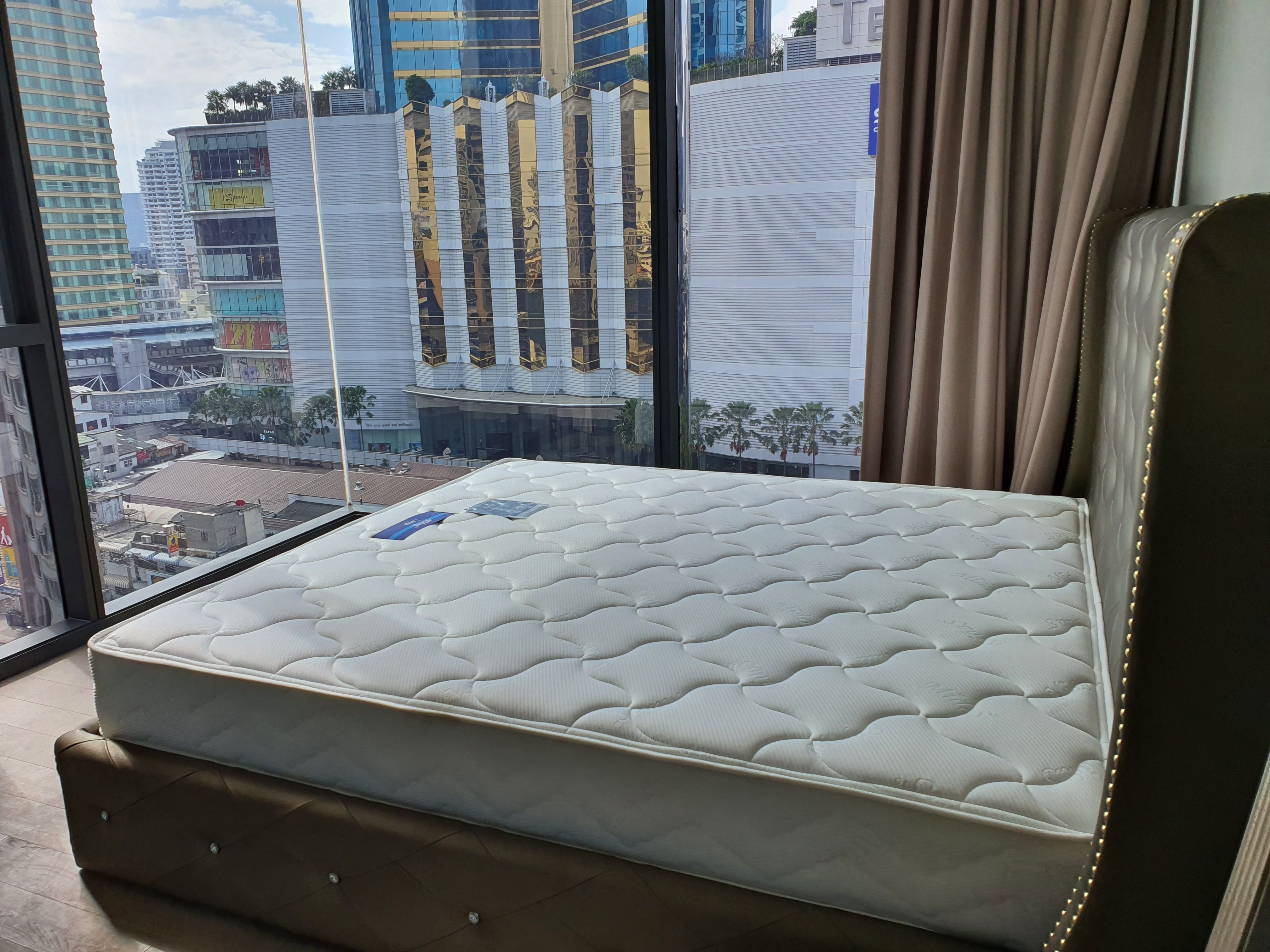 Celes Asoke | Luxury High-Rise Condo - Thumbnail 4