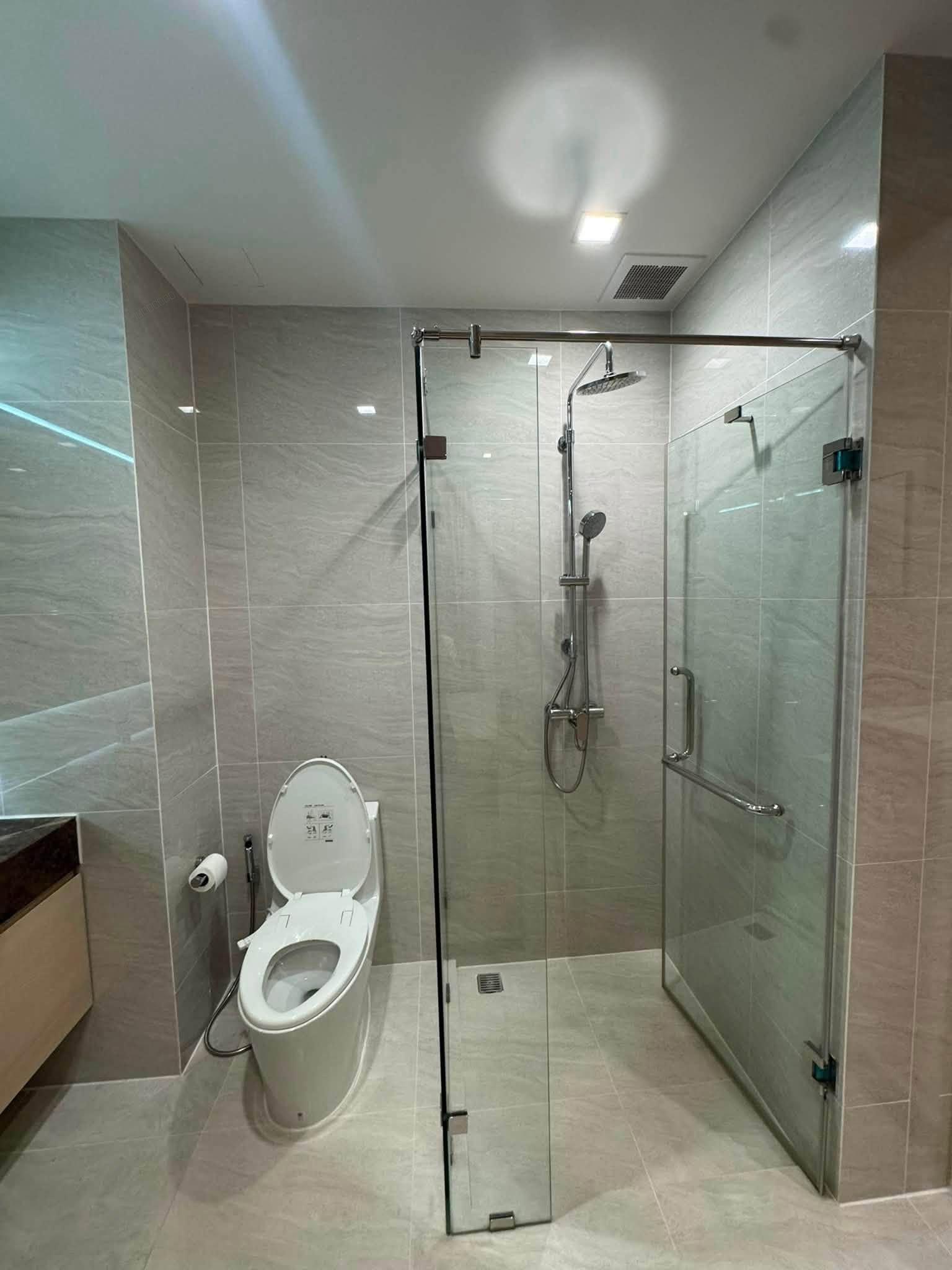 Sukhumvit 39 | 1 Bed on High Floor | 450m to BTS Phrom Phong - Thumbnail 4