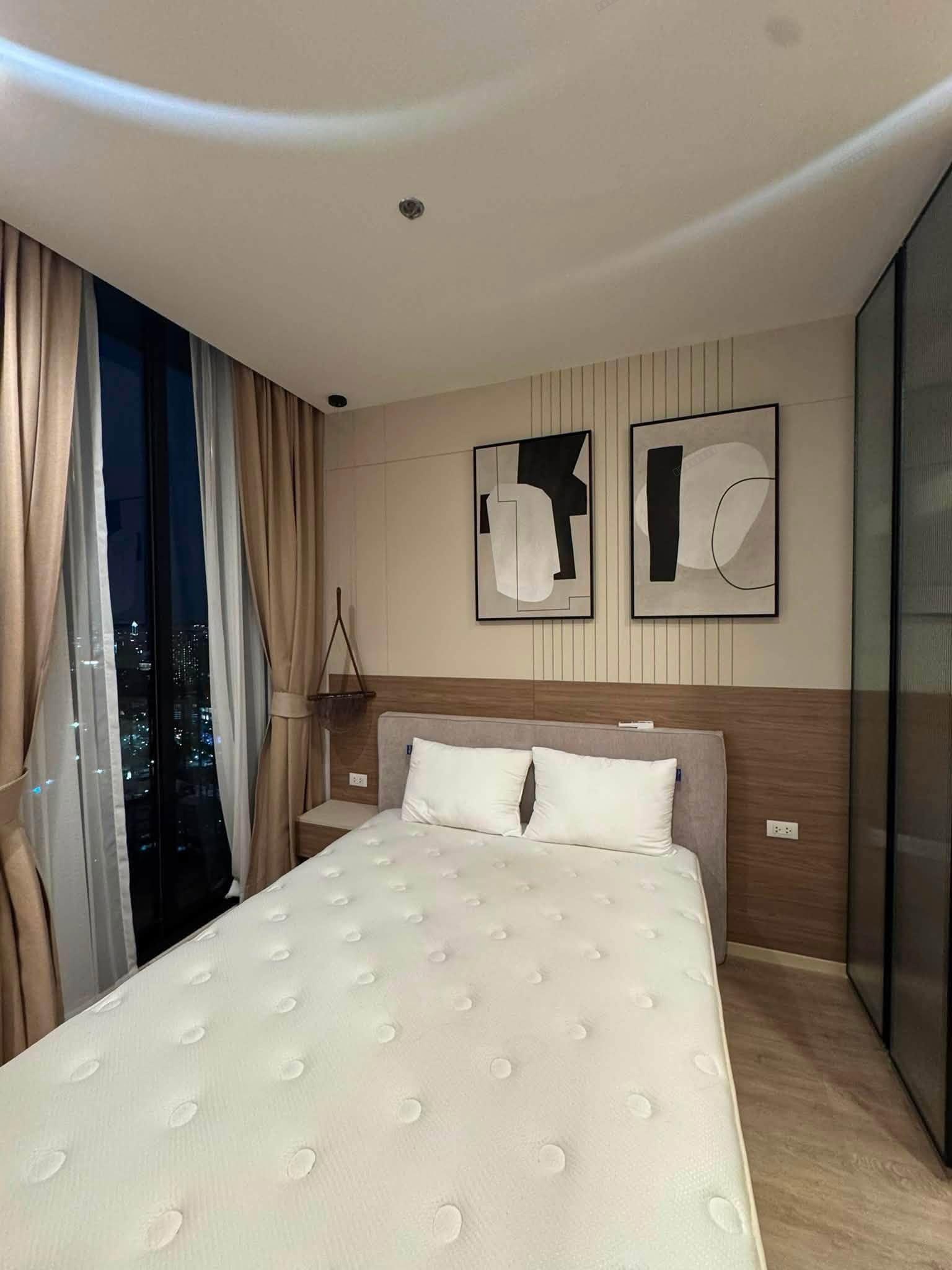 Sukhumvit 39 | 1 Bed on High Floor | 450m to BTS Phrom Phong - Thumbnail 5