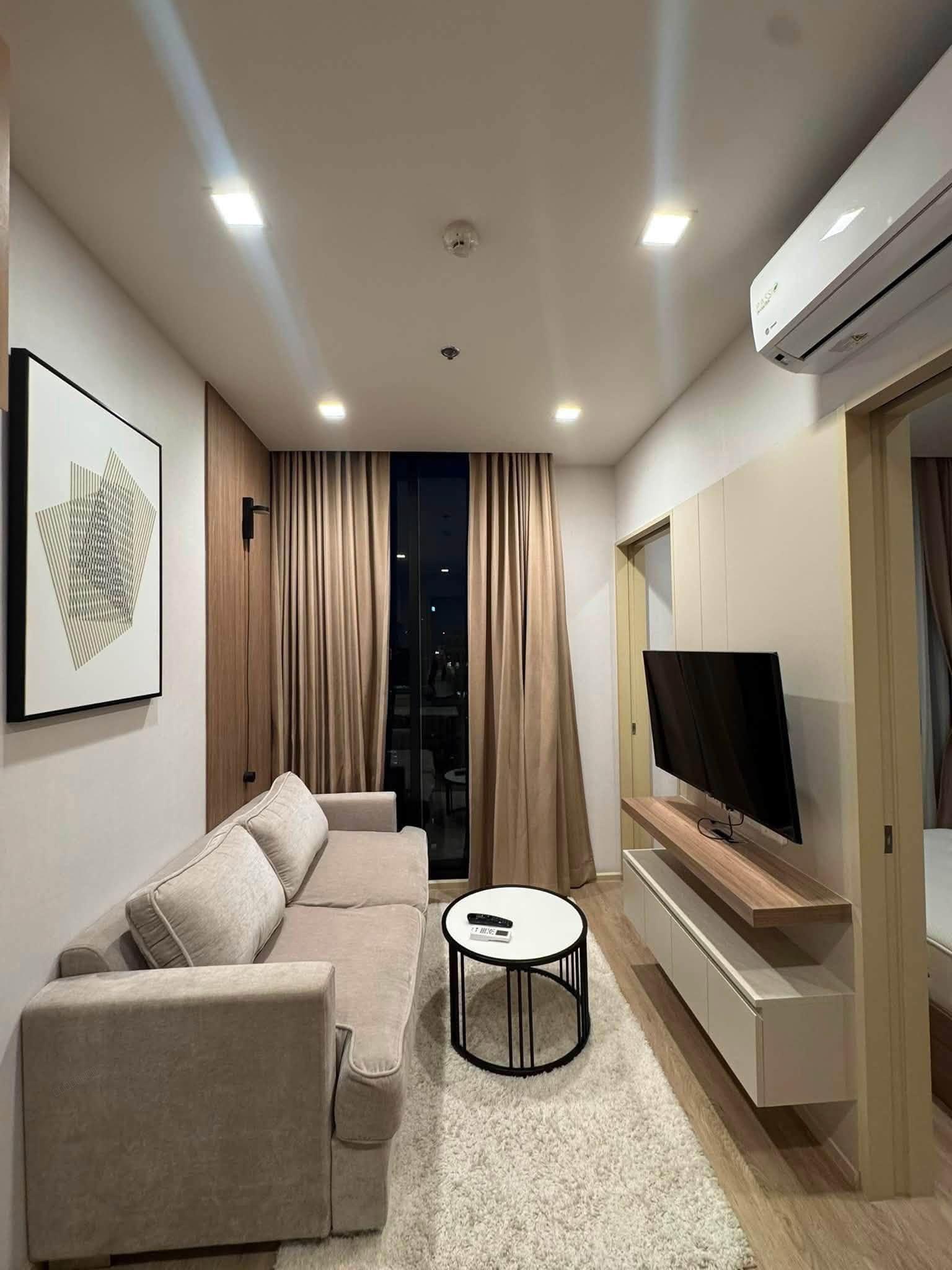 Sukhumvit 39 | 1 Bed on High Floor | 450m to BTS Phrom Phong - Thumbnail 2