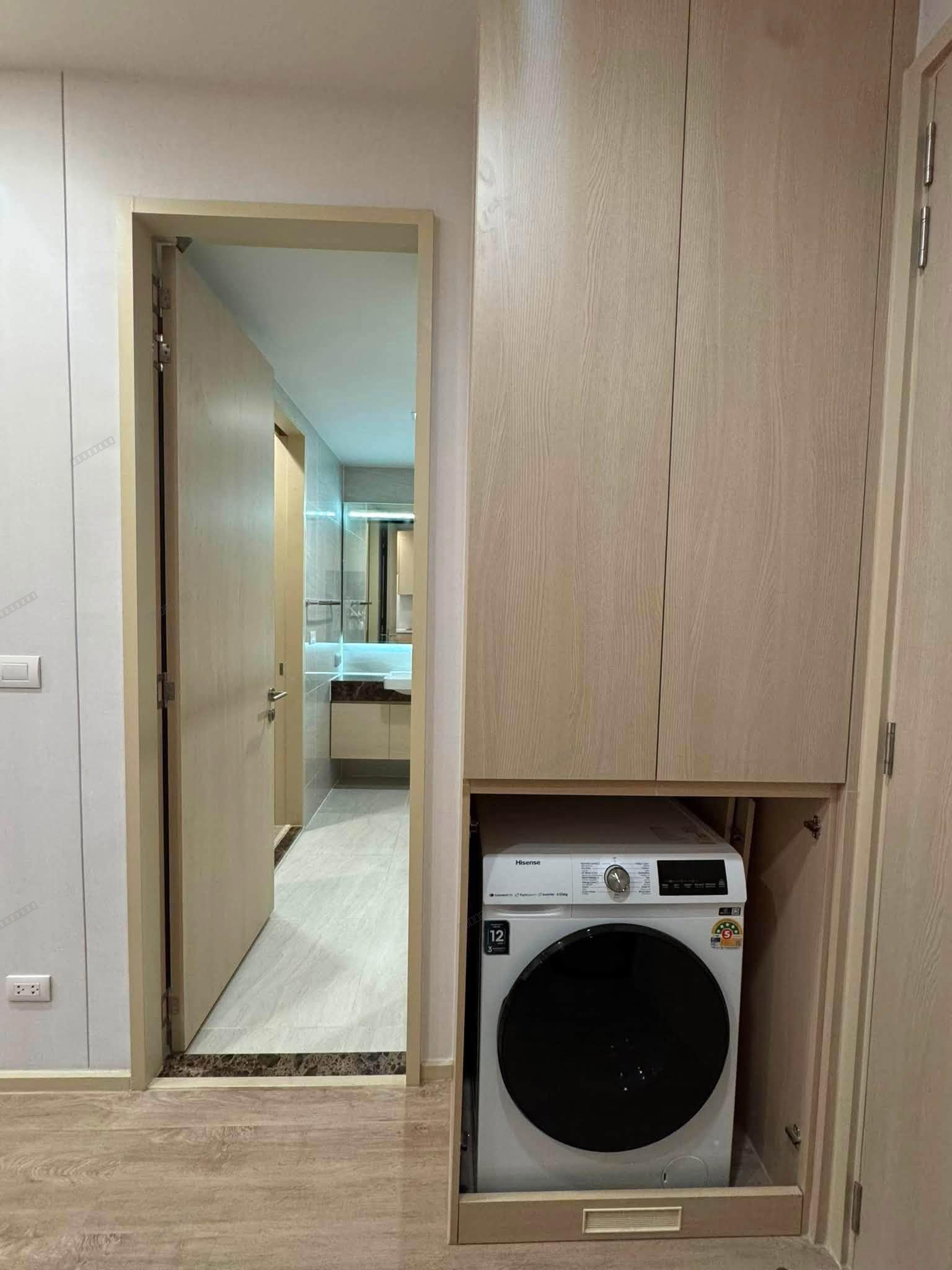 Sukhumvit 39 | 1 Bed on High Floor | 450m to BTS Phrom Phong - Thumbnail 9