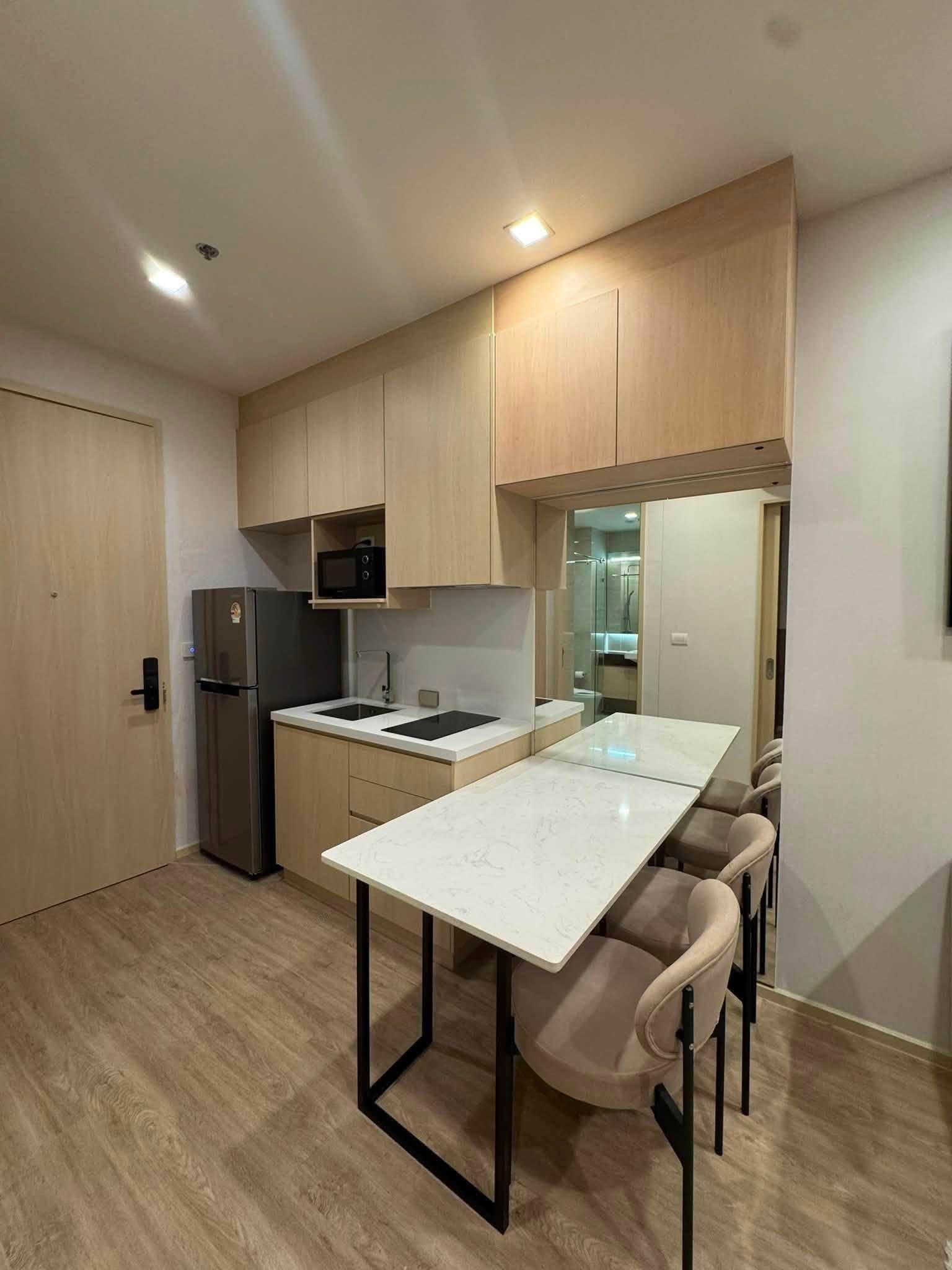 Sukhumvit 39 | 1 Bed on High Floor | 450m to BTS Phrom Phong - Thumbnail 6