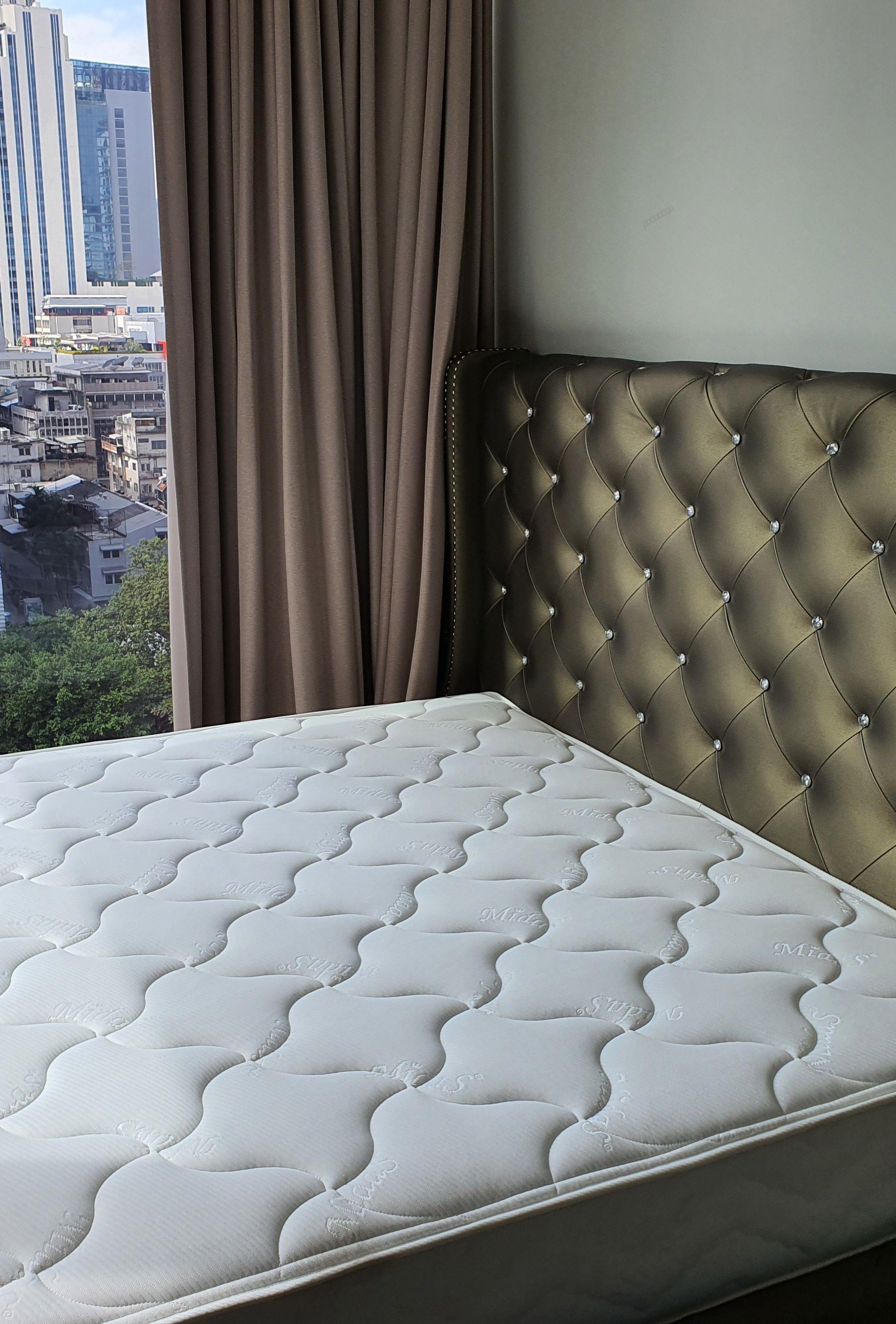 Celes Asoke | Luxury High-Rise Condo - Thumbnail 3